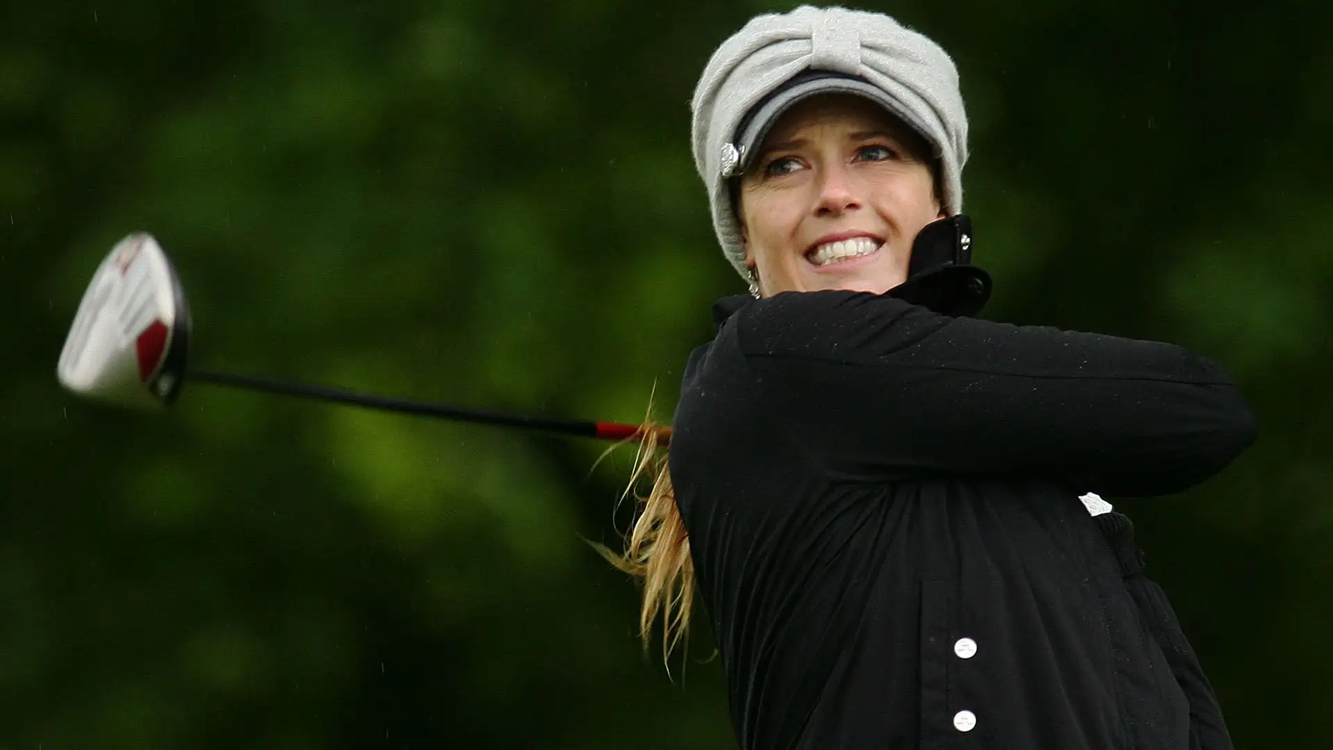 Anna Rawson comincia la sua carriera da modella a 16 anni e nel 1999 diventa golfista dilettante