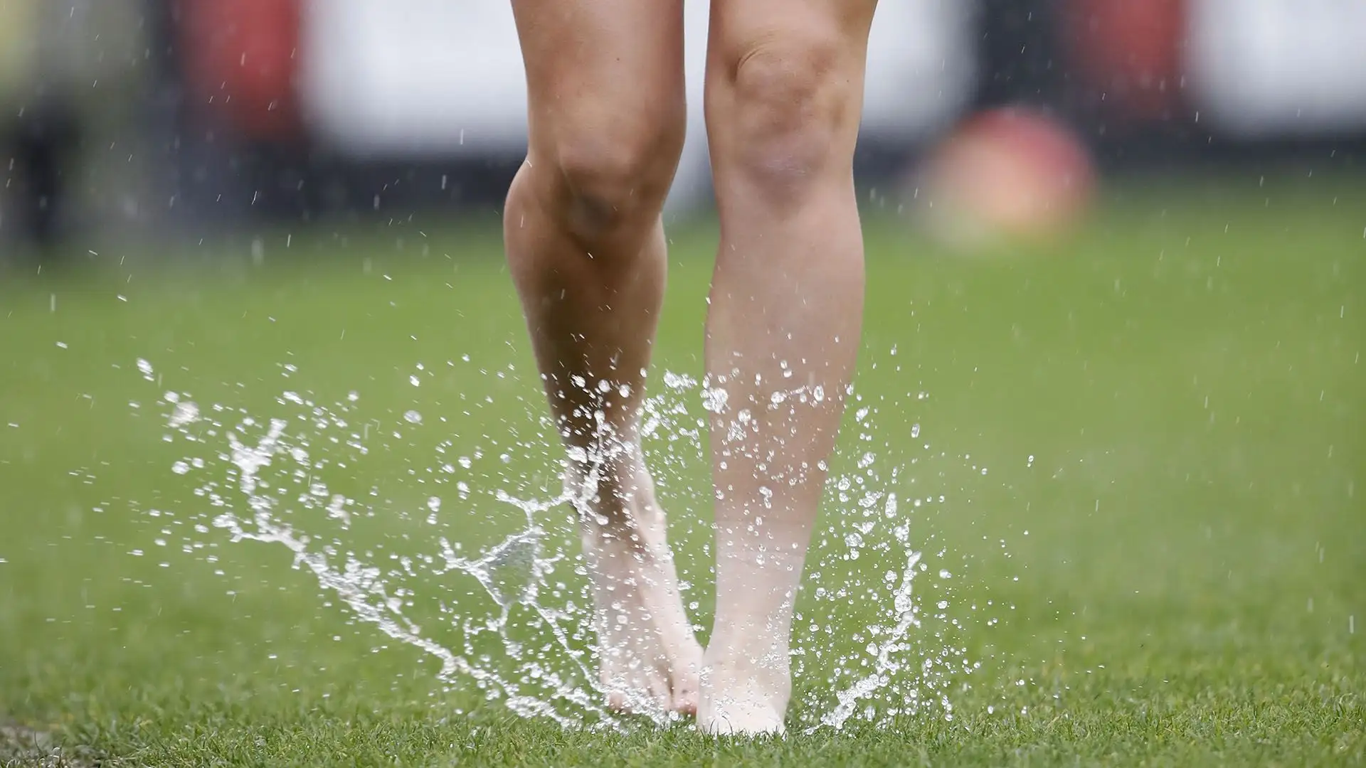 Gioca per il Melbourne Football Club nella competizione femminile AFL