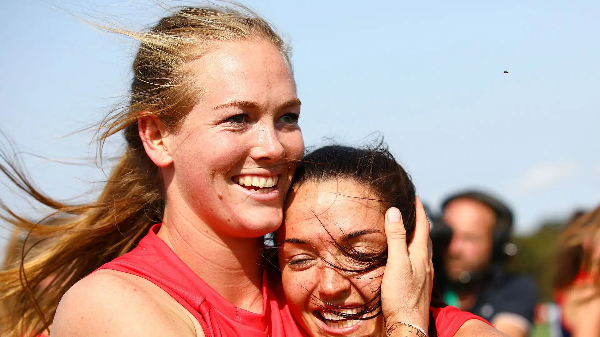 Gioca per il Melbourne Football Club nella competizione femminile AFL