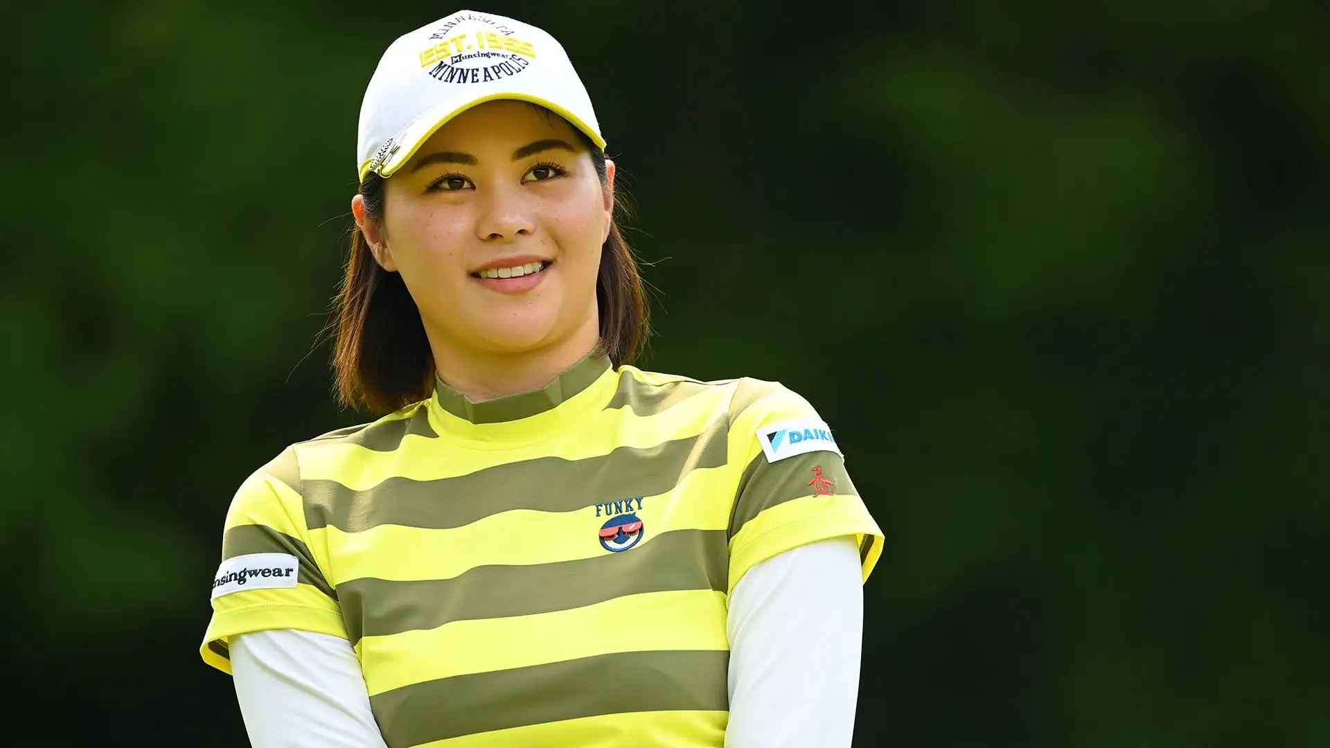 Ha iniziato a giocare a golf all'età di 8 anni grazie alla sua ammirazione per Ai Miyazato e all'influenza di suo padre.