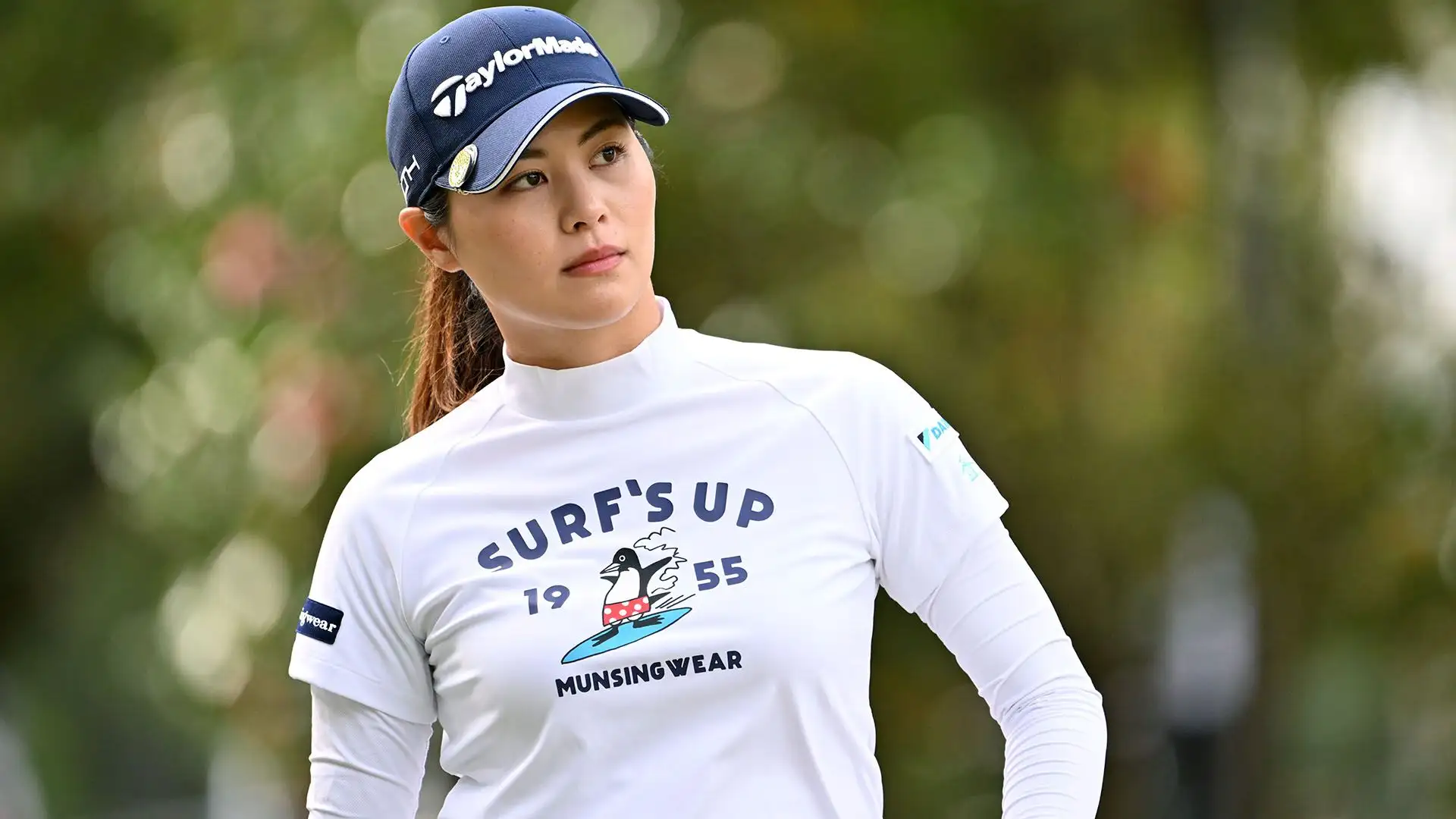 Ha iniziato a giocare a golf all'età di 8 anni grazie alla sua ammirazione per Ai Miyazato e all'influenza di suo padre.