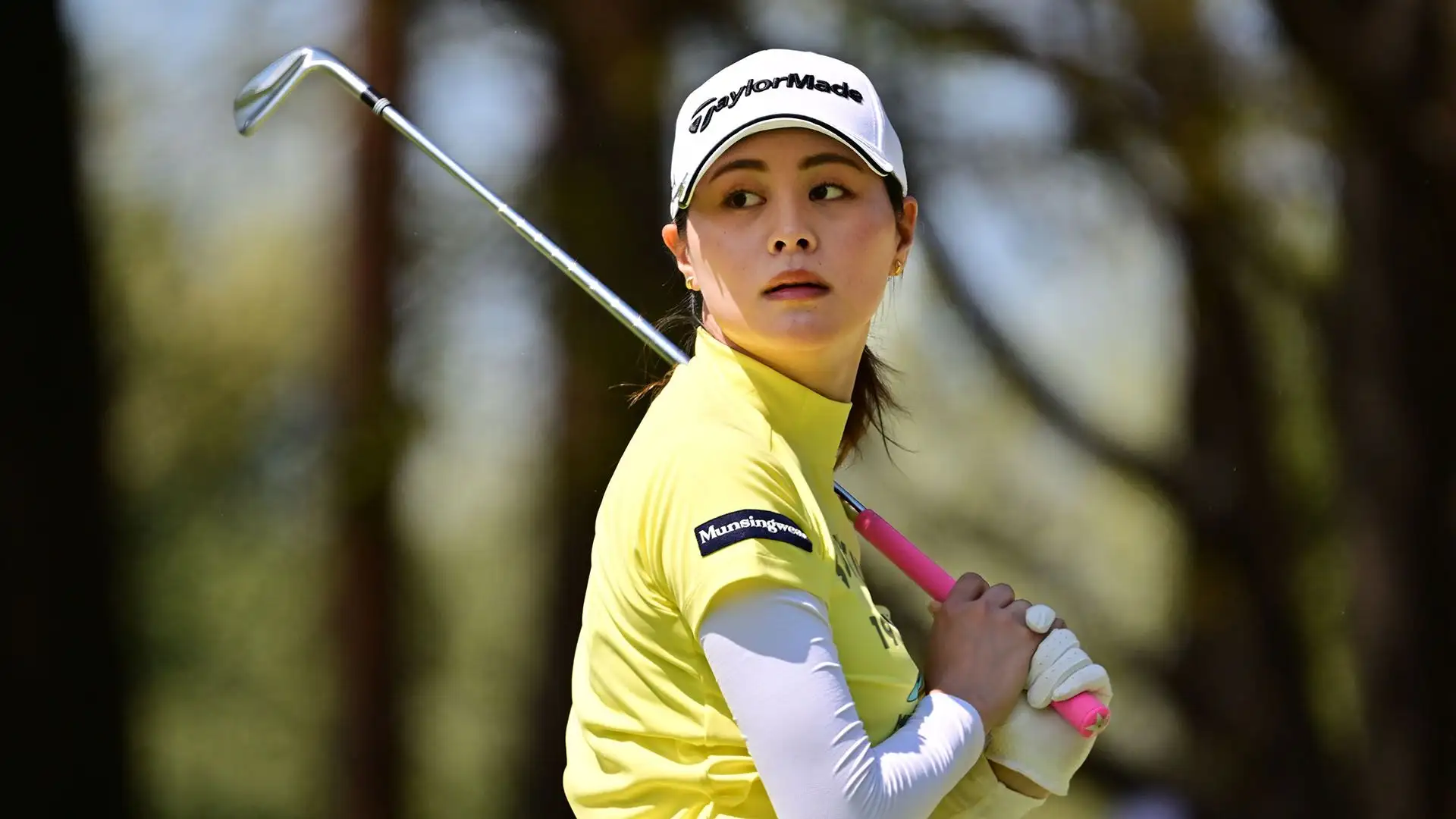 Ha iniziato a giocare a golf all'età di 8 anni grazie alla sua ammirazione per Ai Miyazato e all'influenza di suo padre.