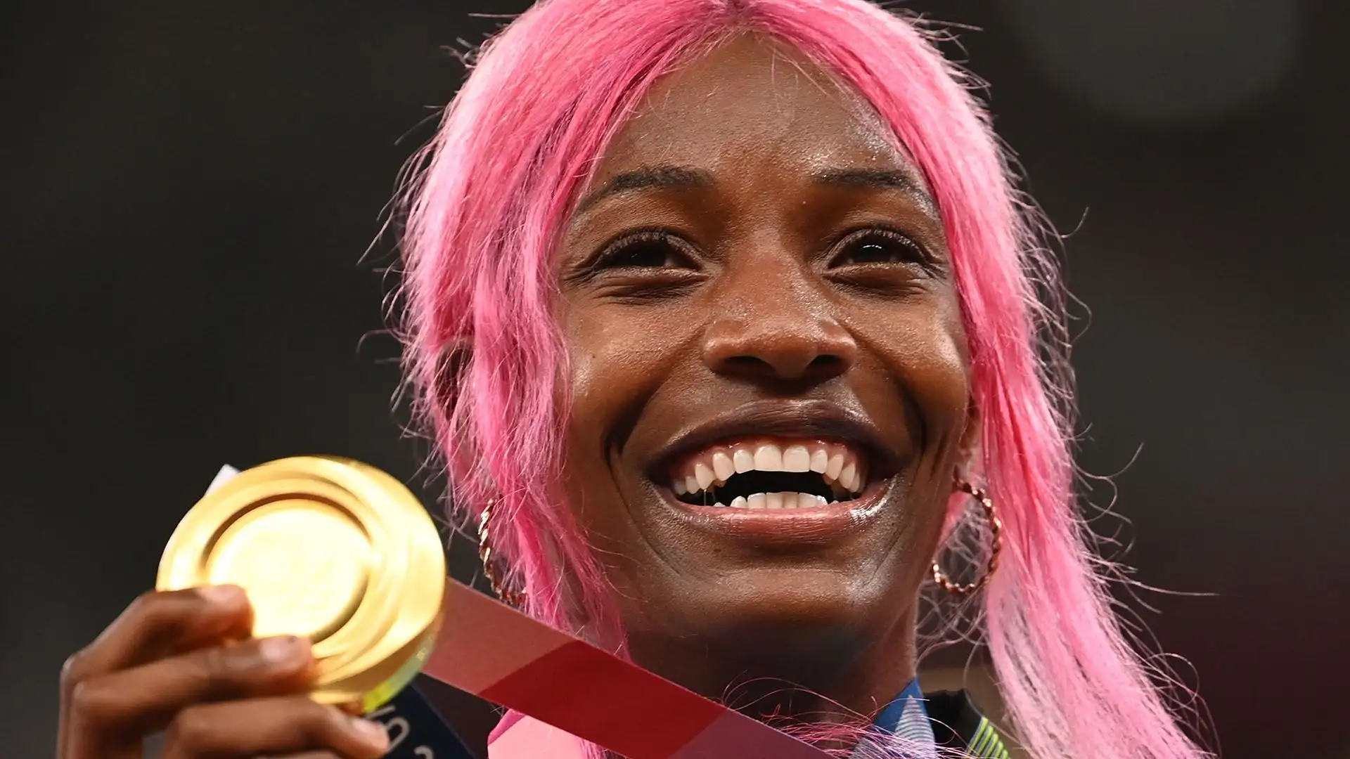 E' campionessa olimpica dei 400 metri a Rio de Janeiro 2016 e Tokyo 2020
