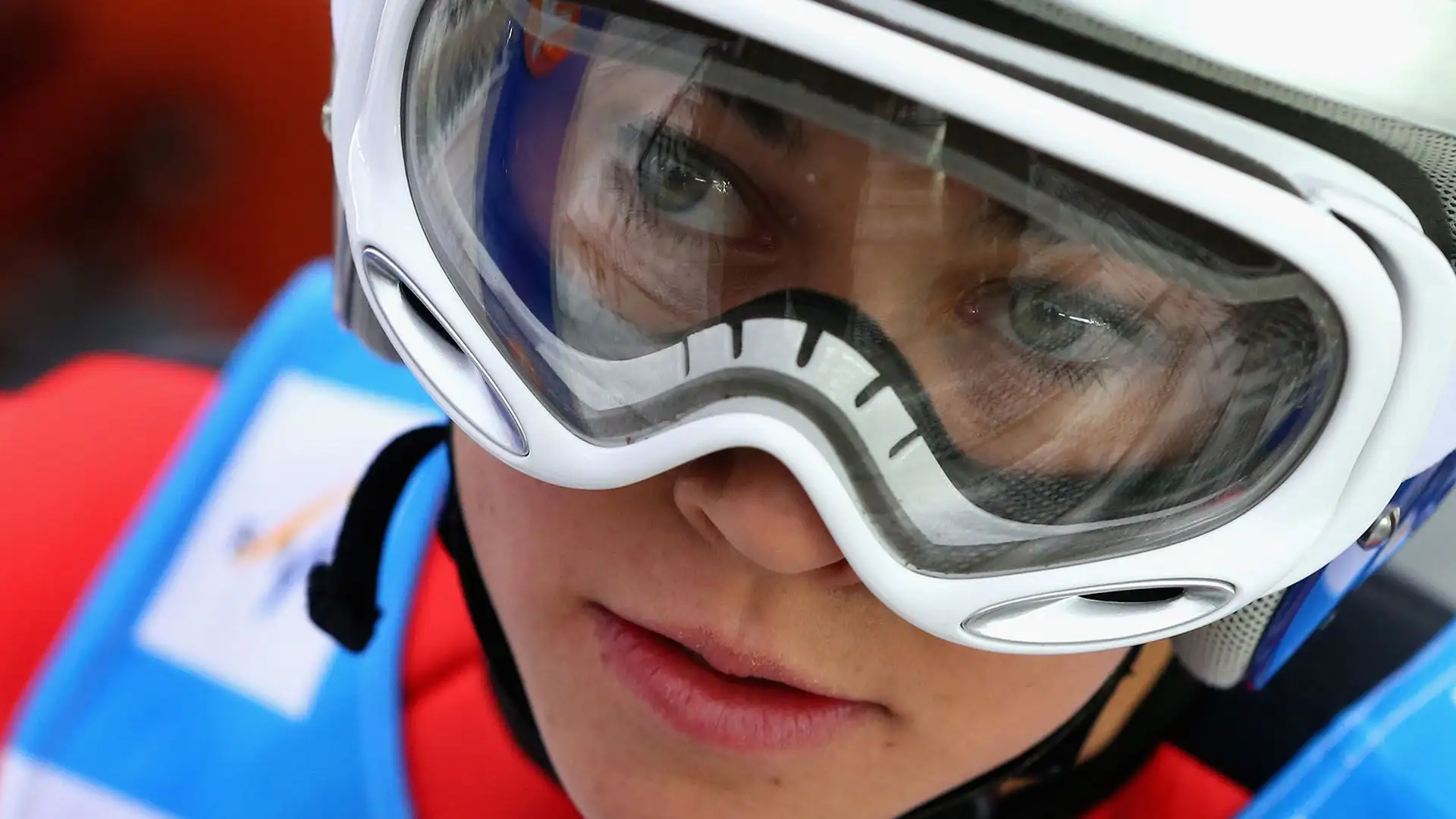 Sarah ha vinto la prima edizione della Coppa del Mondo di salto con gli sci femminile nel 2012.