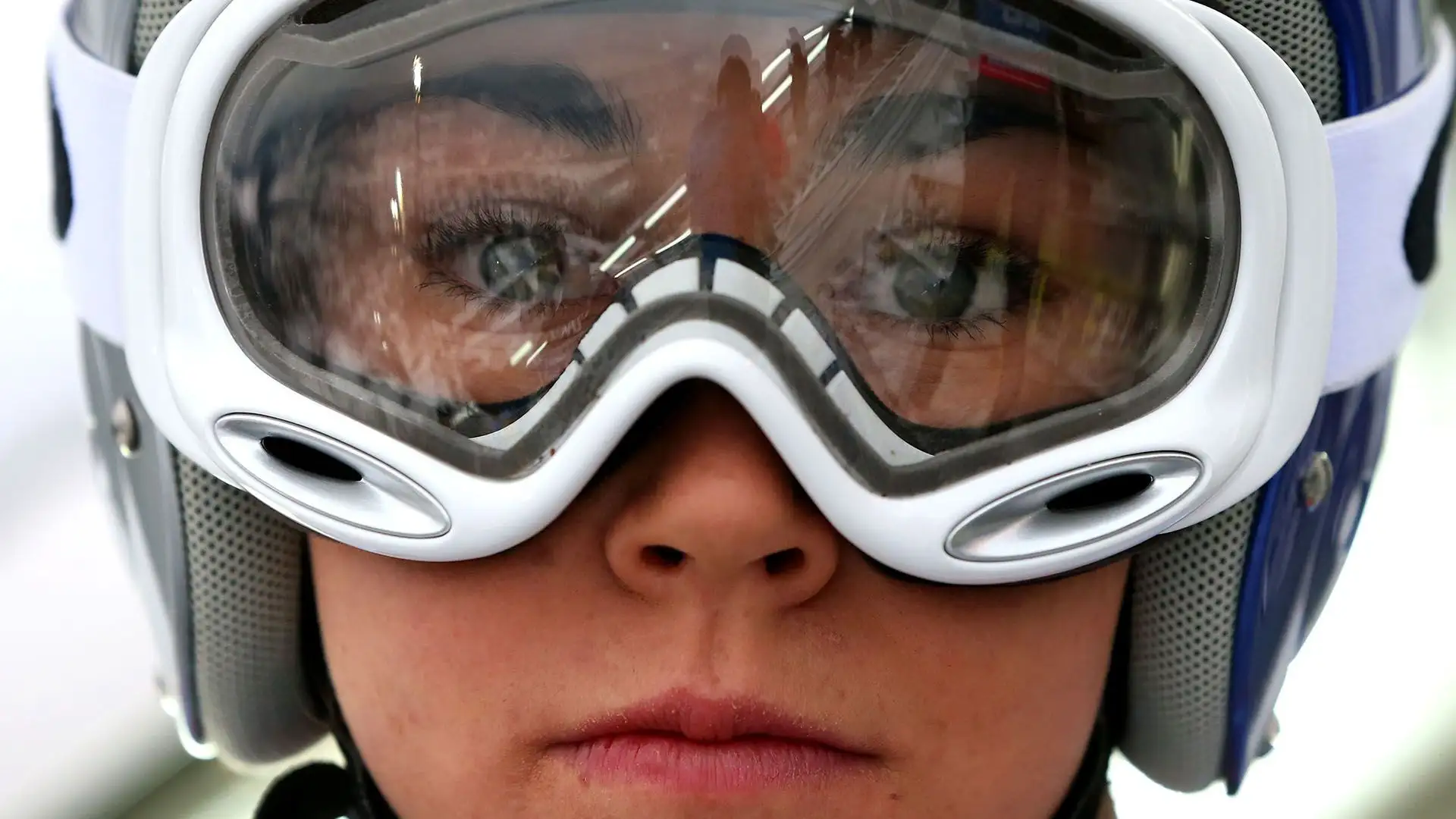 Sarah ha vinto la prima edizione della Coppa del Mondo di salto con gli sci femminile nel 2012.