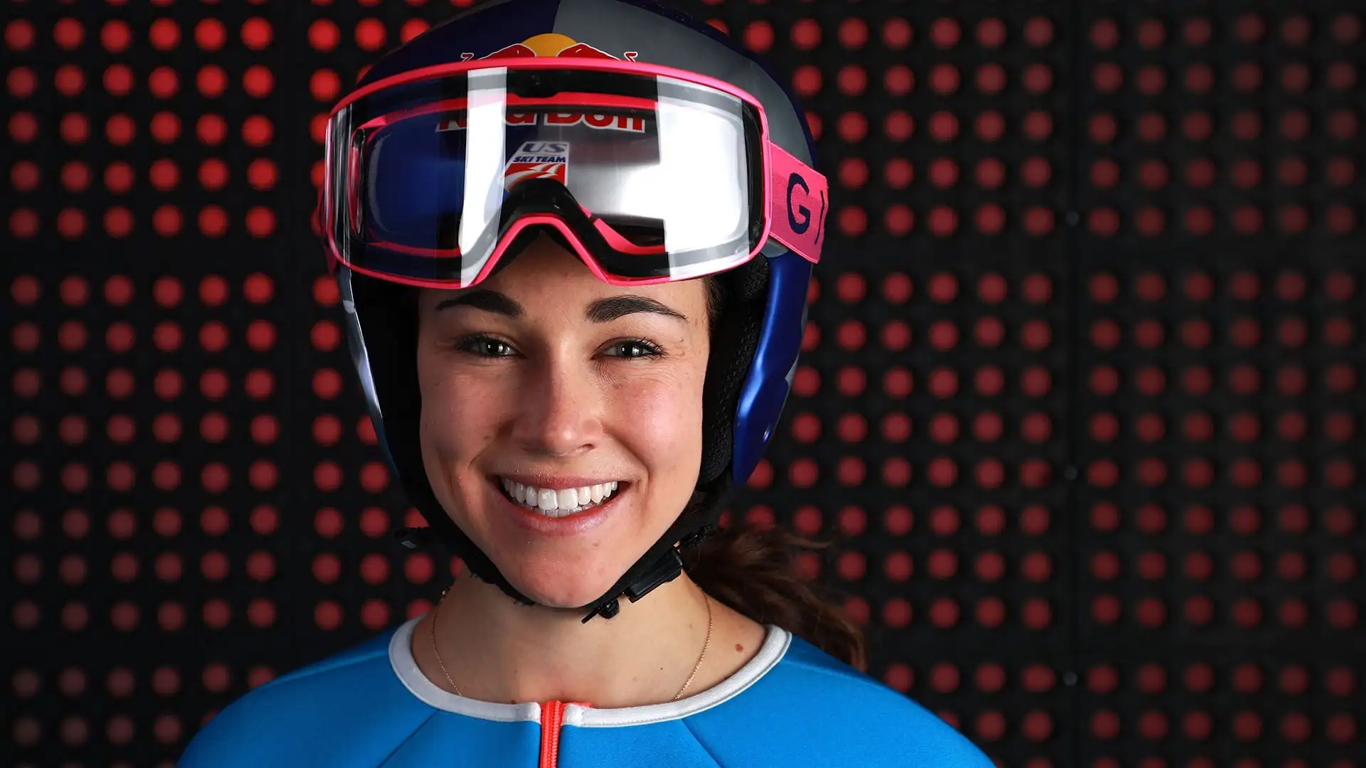 Sarah ha vinto la prima edizione della Coppa del Mondo di salto con gli sci femminile nel 2012.