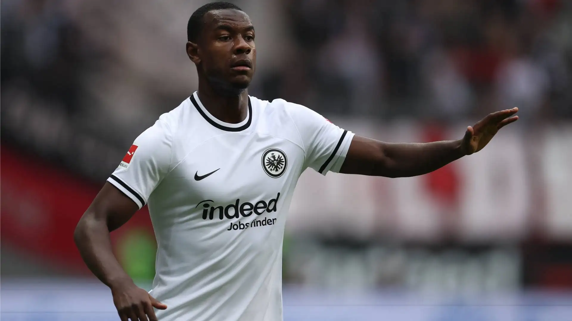 Victor Osimhen se la vedrà con il roccioso difensore Evan Ndicka