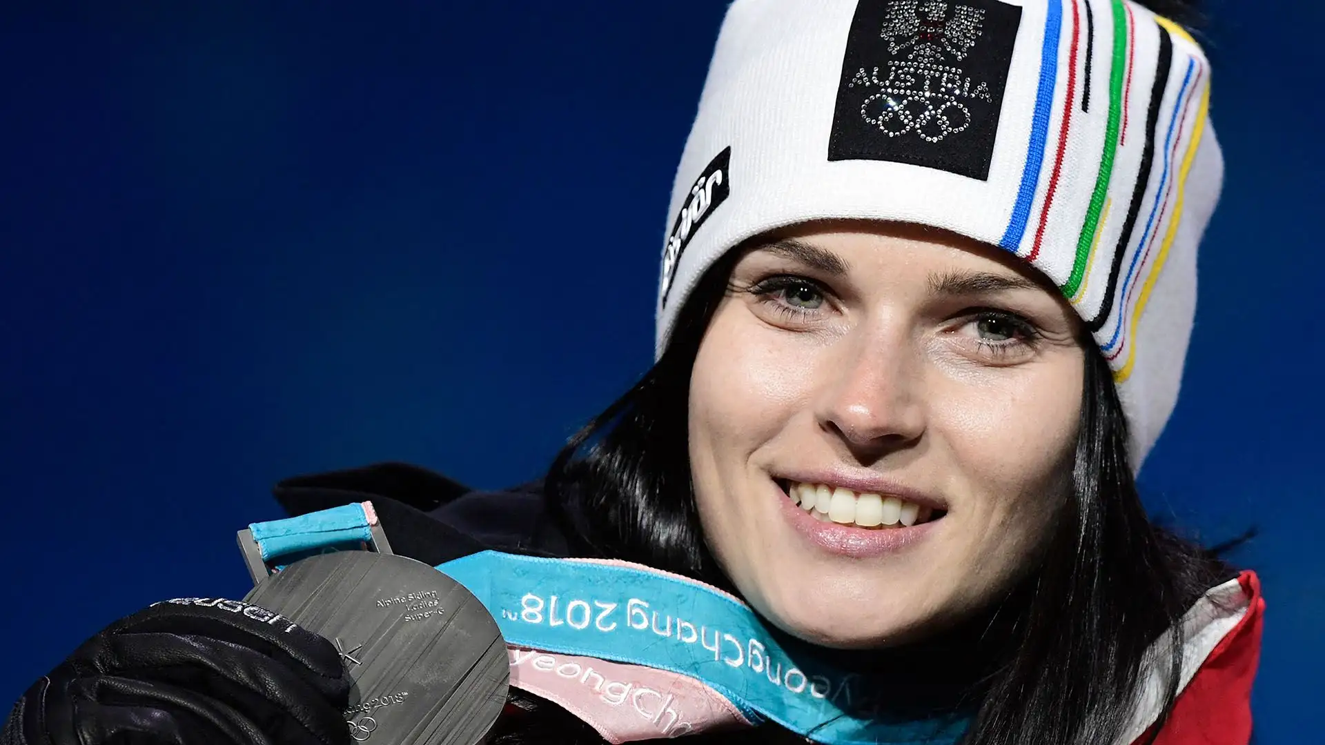 Ai giochi olimpici ha vinto 3 medaglie:
1 oro (supergigante a Soci 2014) e
2 argenti (slalom gigante a Soci 2014, supergigante a Pyeongchang 2018)