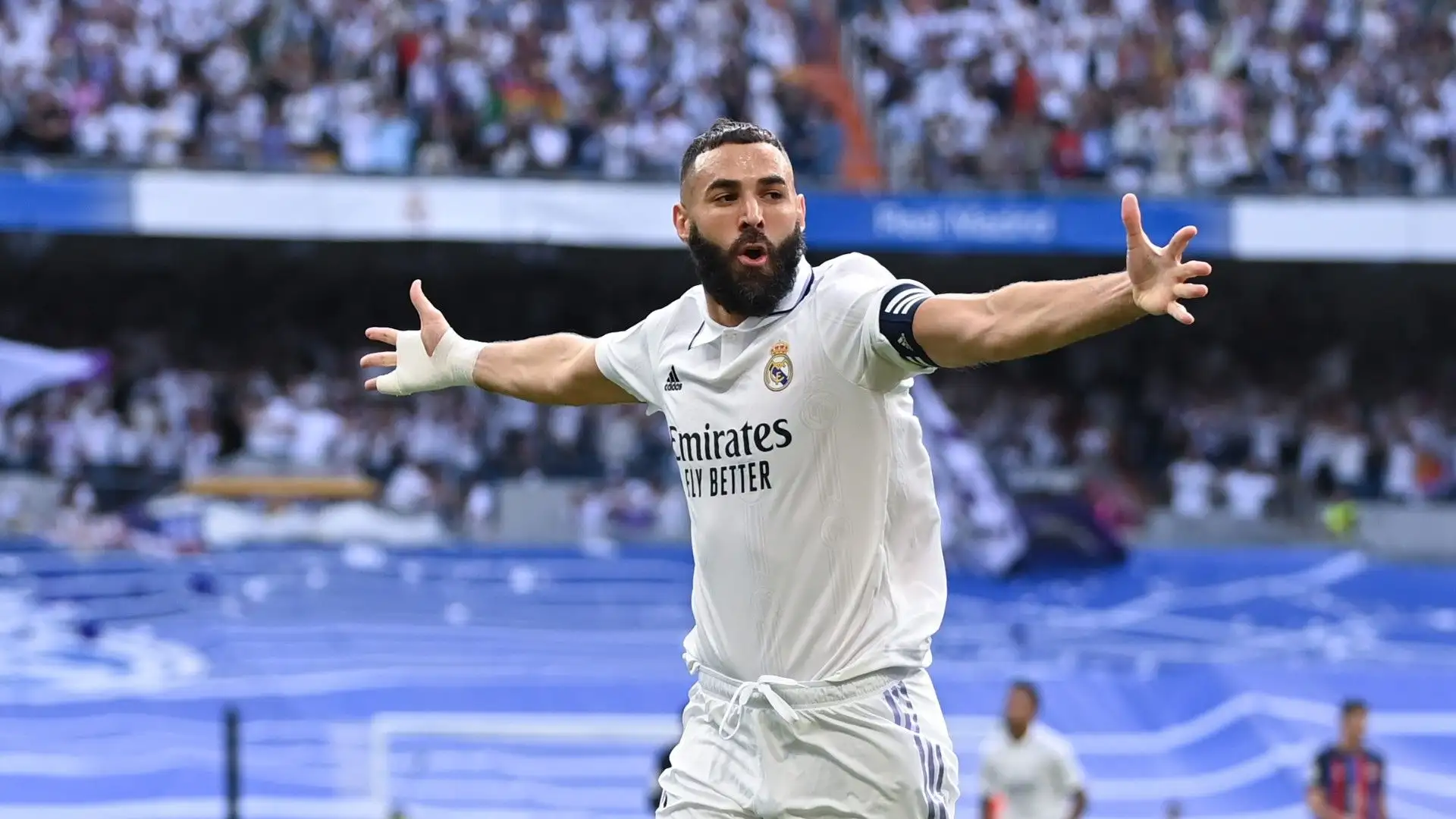 Karim Benzema, attaccante, molto probabilmente rinnoverà con il Real Madrid