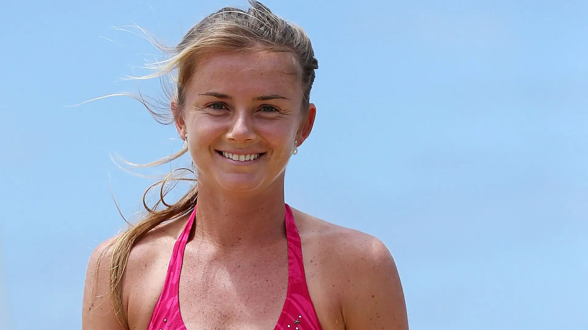 Daniela si è aggiudicata 7 titoli WTA in singolare, arrivando fino alla posizione nº5 in classifica mondiale nel gennaio 2003 e accumulando, durante gli anni, montepremi superiori a 10 000 000 $