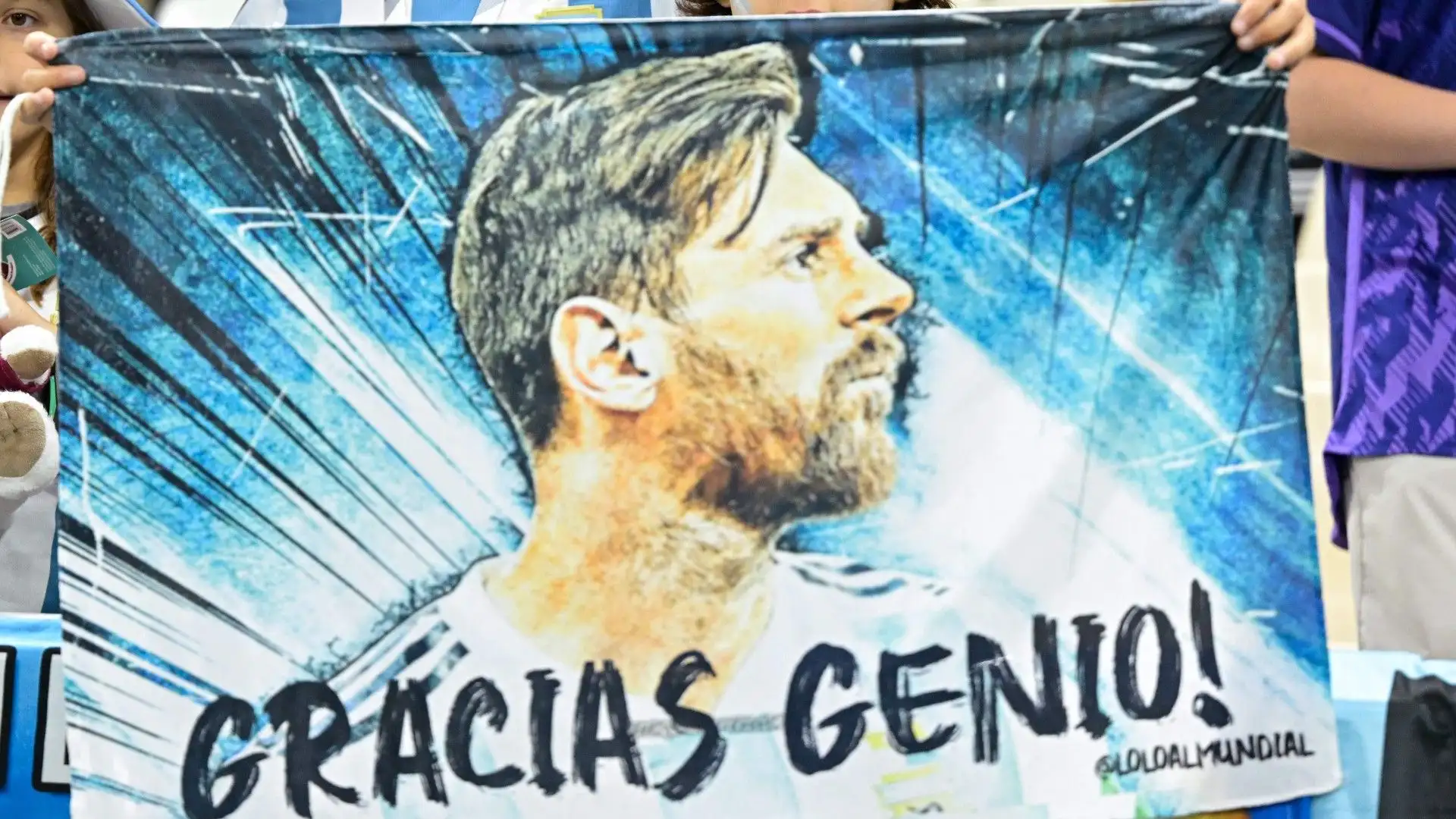 Uno degli striscioni dedicati al fuoriclasse del PSG