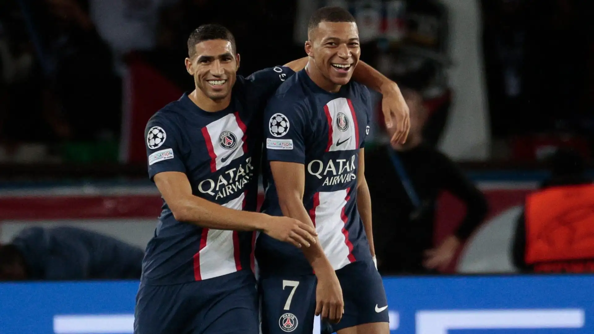 Achraf Hakimi e Kylian Mbappé