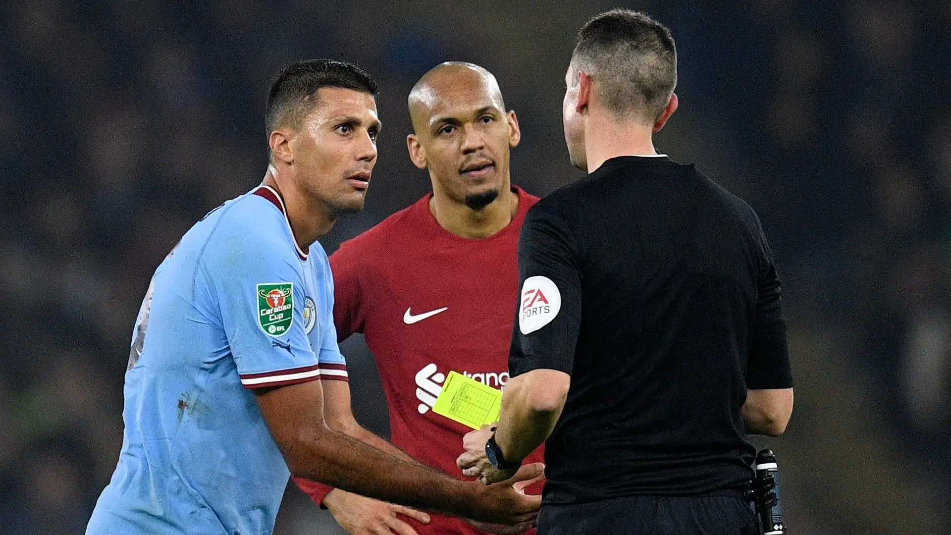L'arbitro ha ammonito entrambi i calciatori
