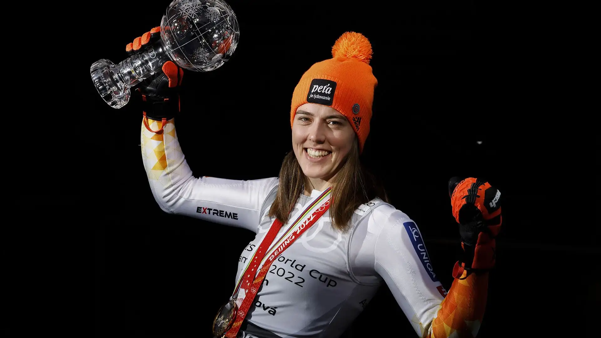 Ha vinto una medaglia d'oro nello slalom speciale alle olimpiadi invernali di Pechino 2022