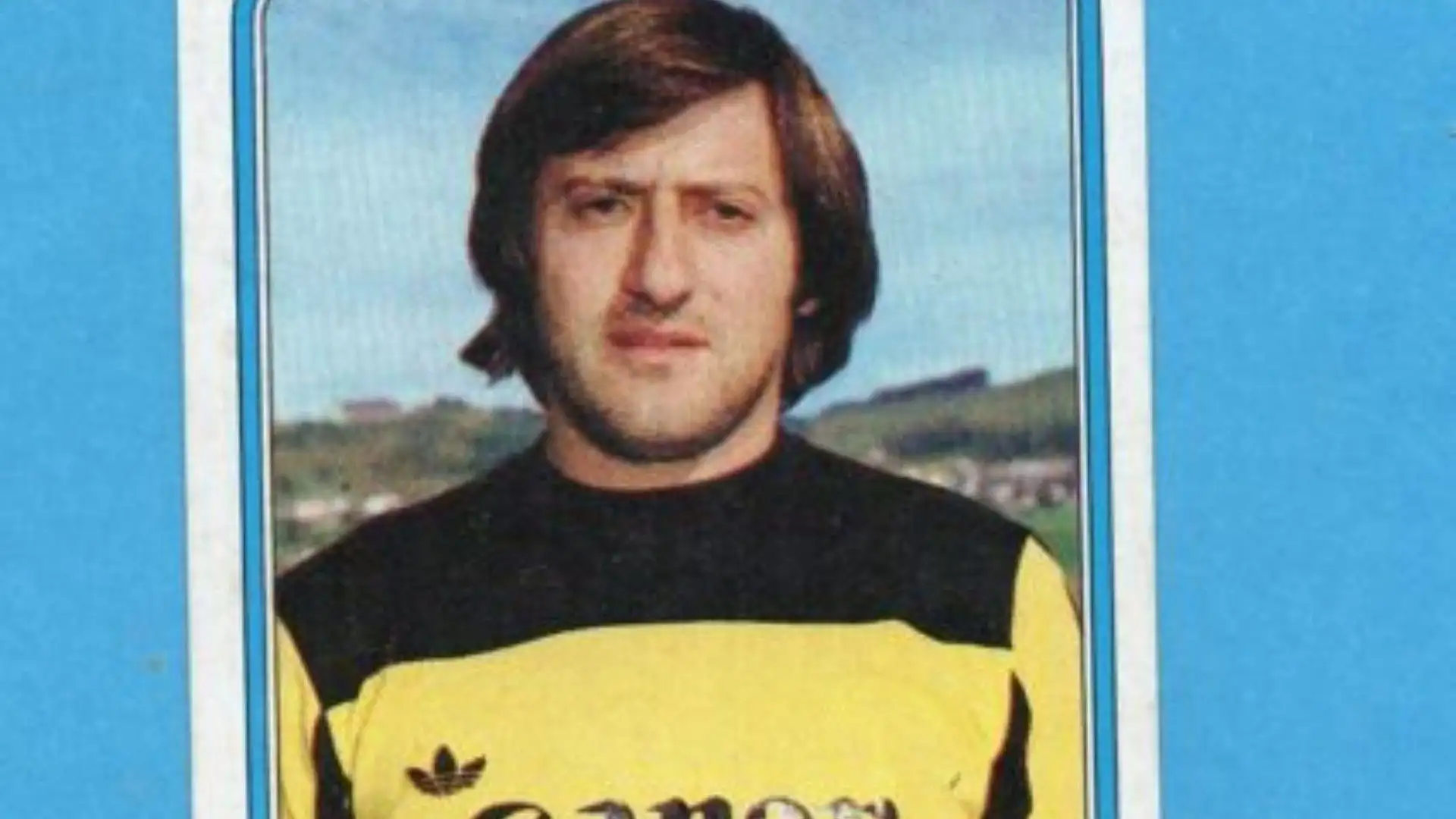 L'ex portiere di Verona e Napoli, Claudio Garella, è morto per complicazioni cardiocircolatorie in seguito a un intervento al cuore.