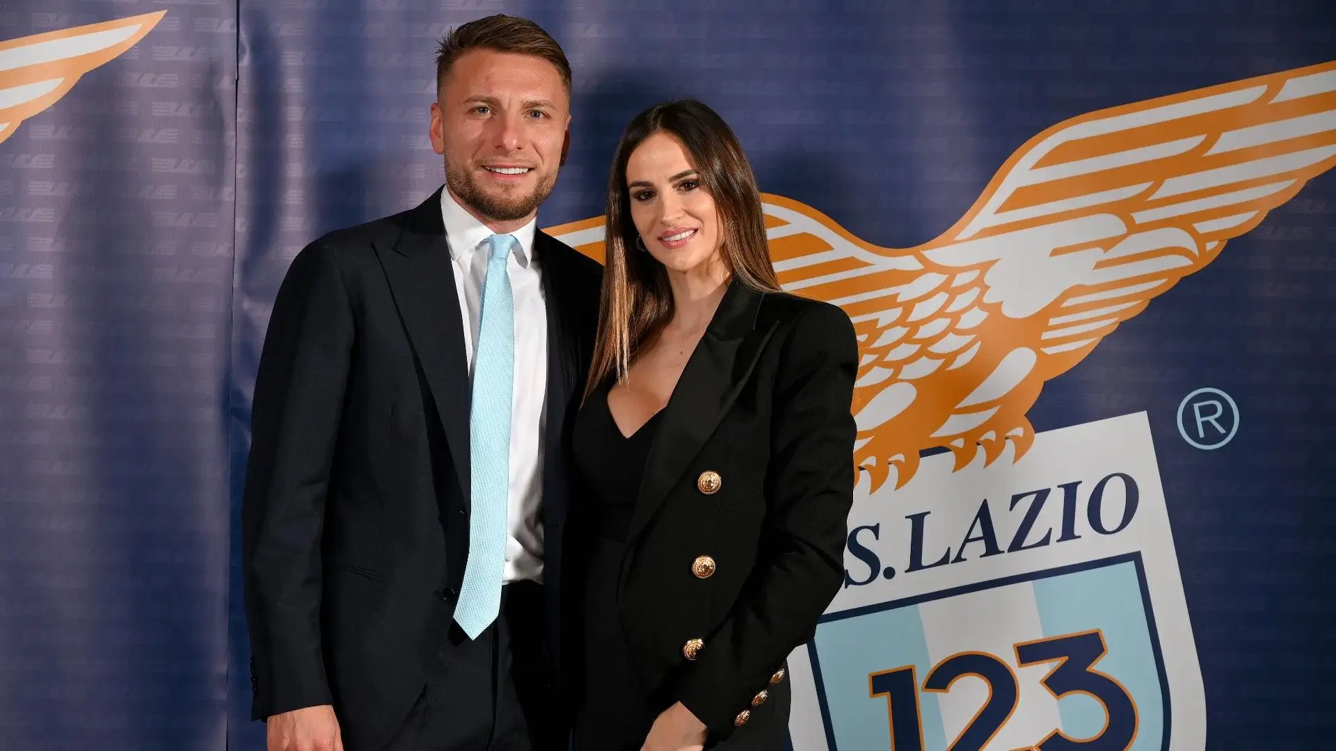 Tra i primi ad arrivare ecco Ciro Immobile e sua moglie