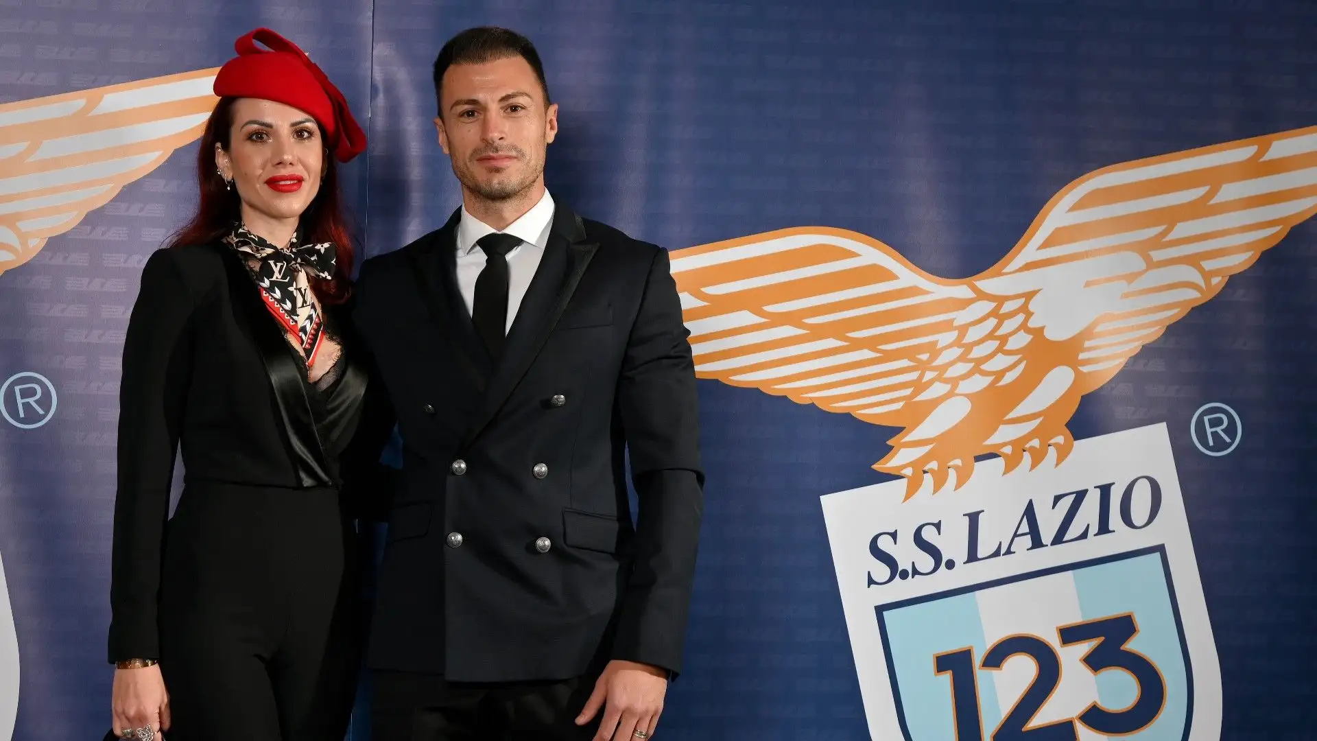 Radu e l'elegantissima compagna