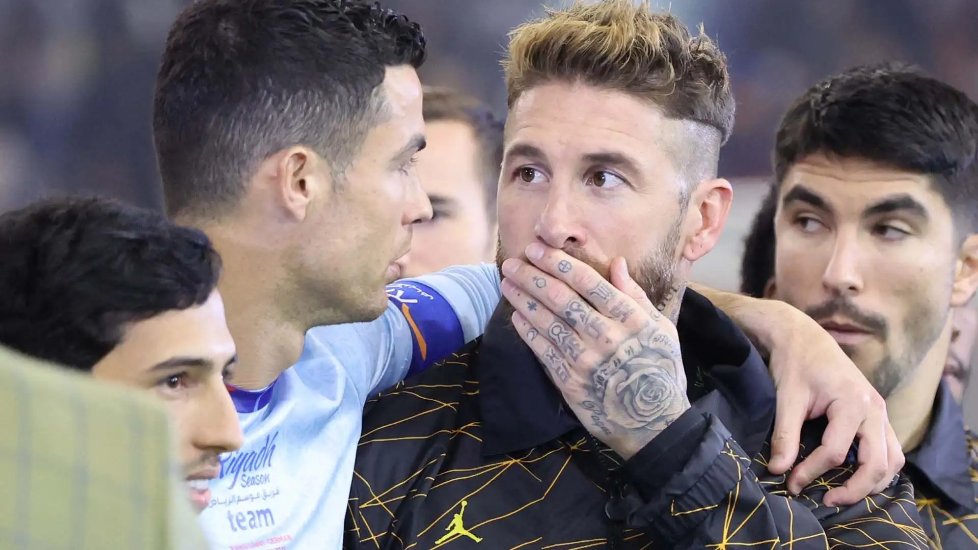 Prima di cominciare il portoghese ha salutato Sergio Ramos, suo compagno al Real Madrid