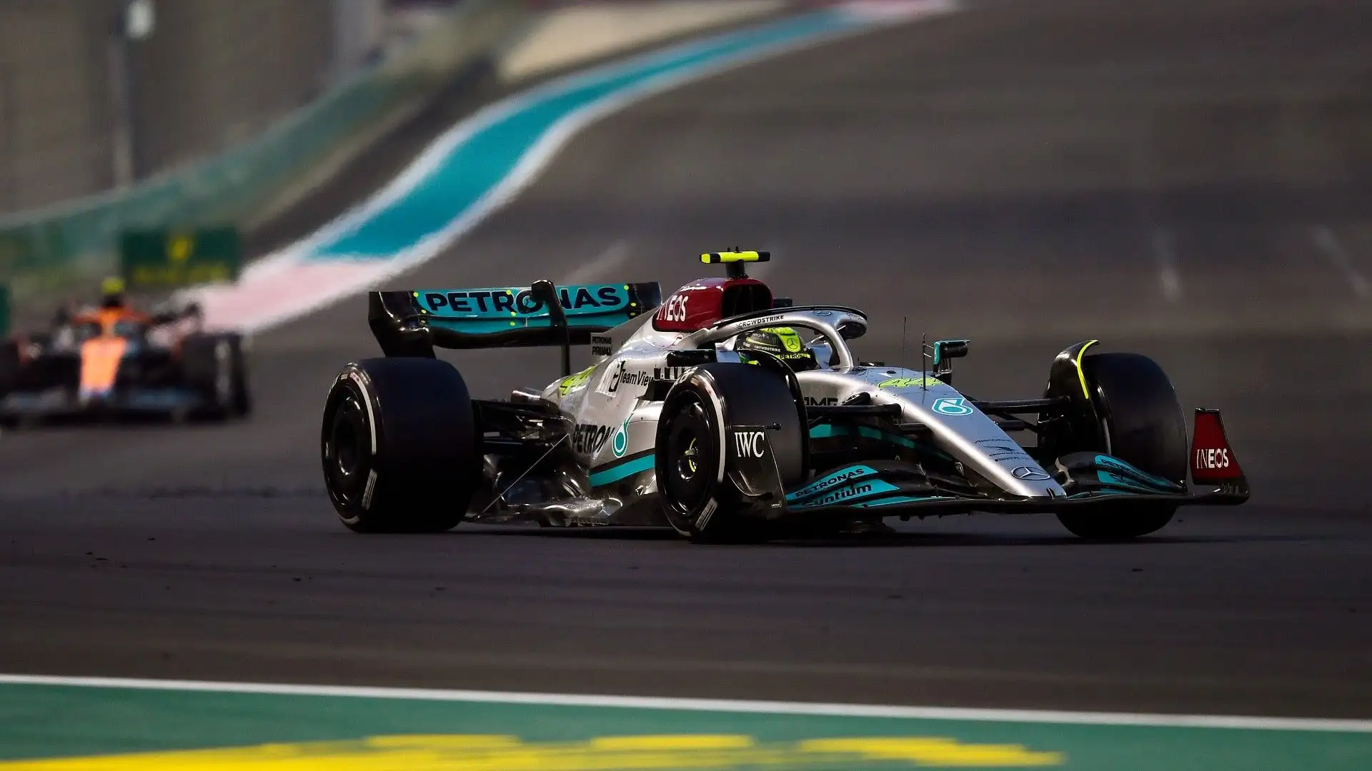 3- Lewis Hamilton 88'985 km
