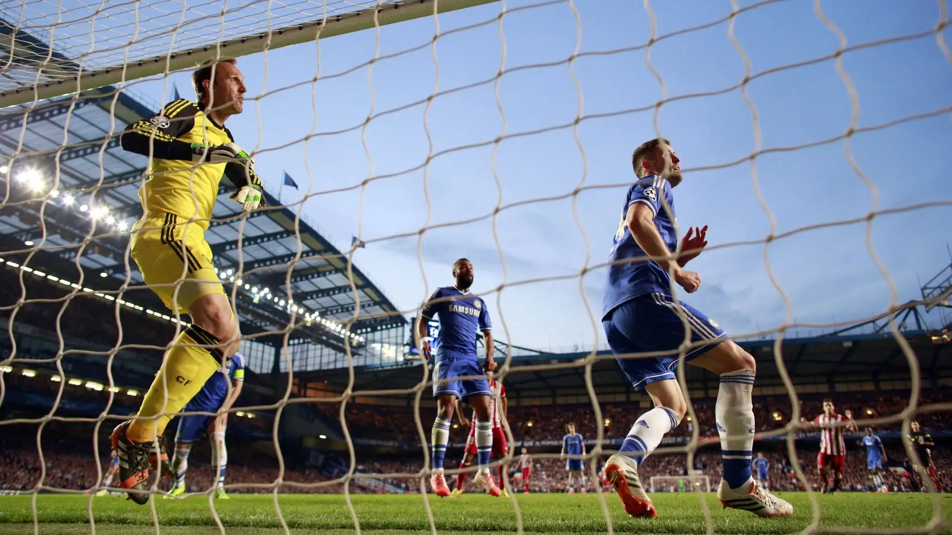 Schwarzer subì 3 gol e l'Atletico Madrid vinse 3-1