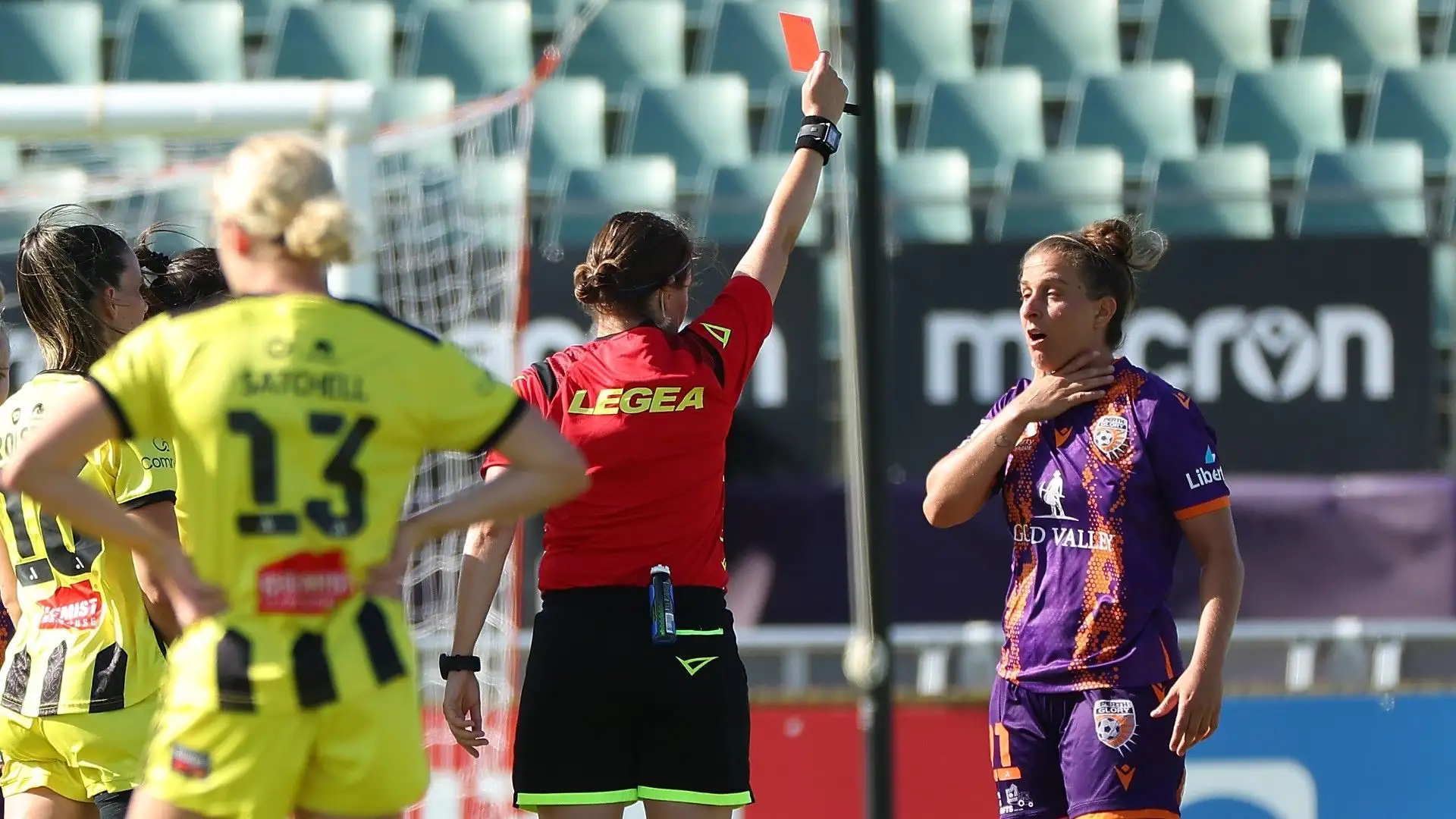 La calciatrice ha provato a spiegare ma senza successo