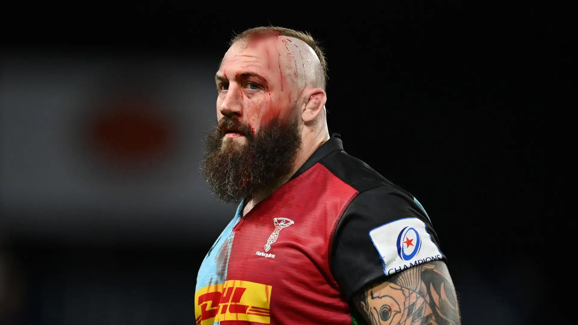 Si tratta di Joe Marler. Fortunatamente non è nulla di grave