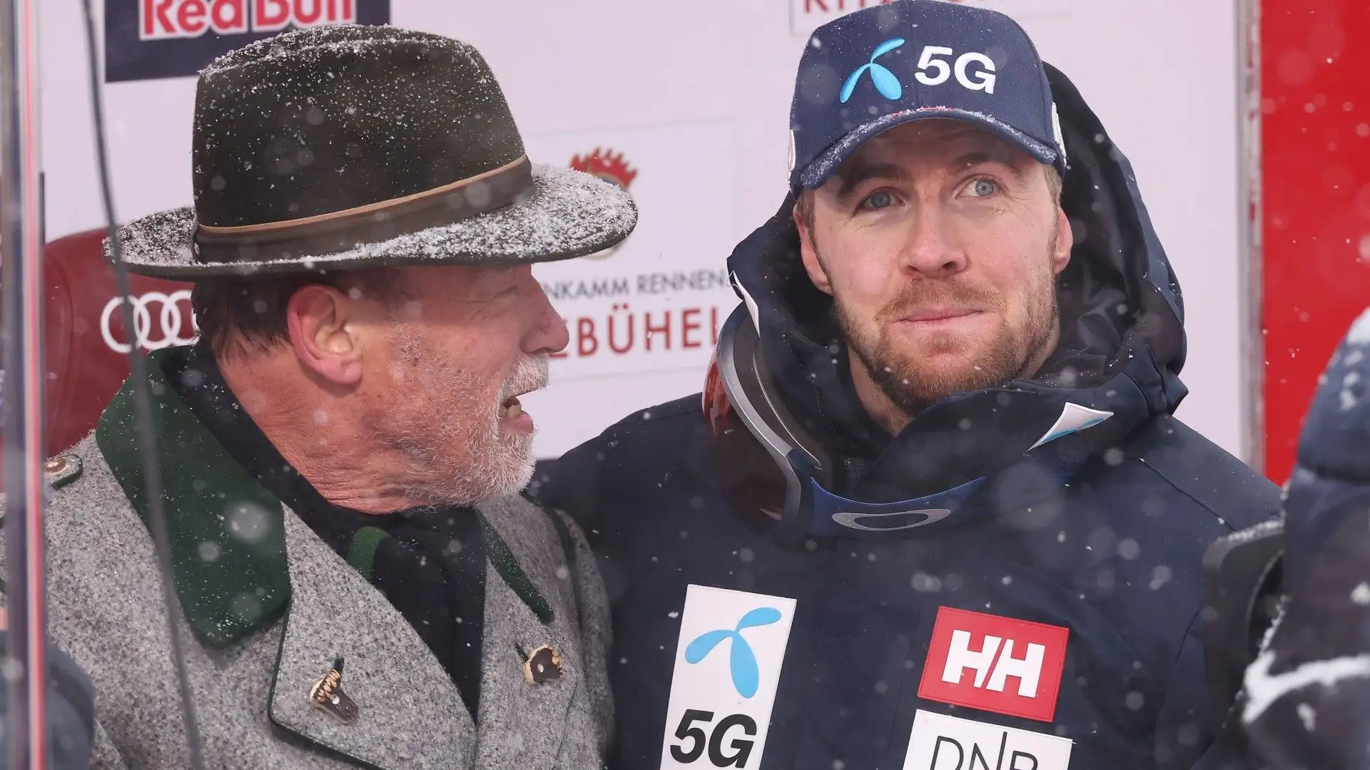 Chissà se Arnold Schwarzenegger ha chiesto qualche consiglio ad Aleksander Aamodt Kilde su come sciare bene