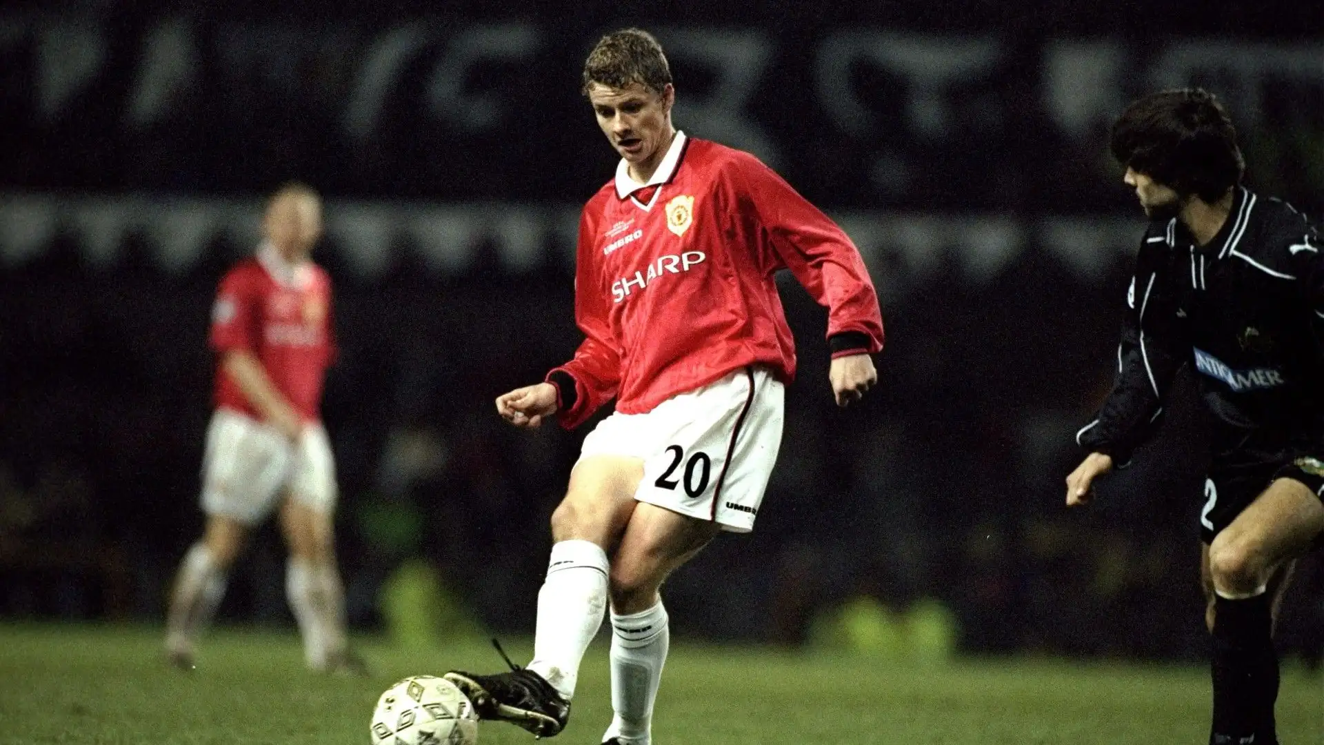 Ha vestito la maglia del Manchester United dal 1996 al 2007
