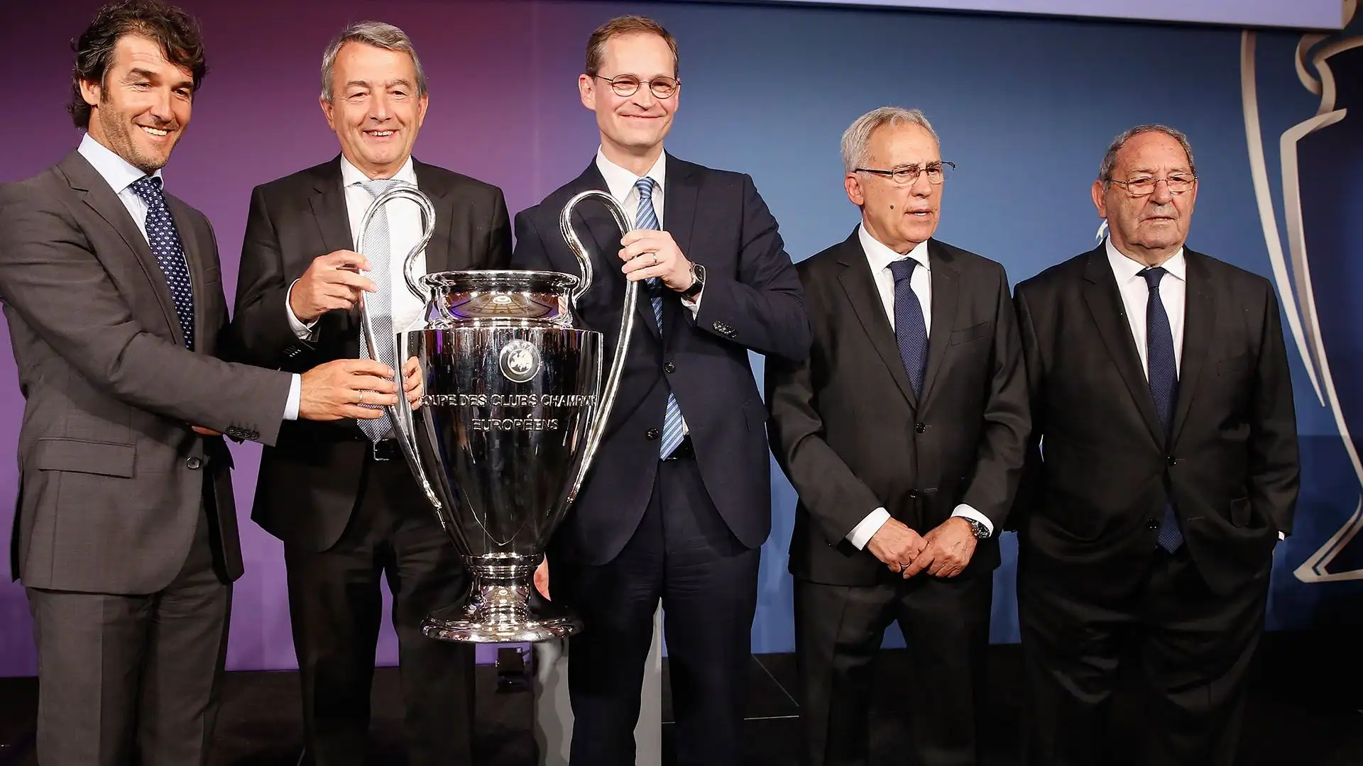 Con la maglia del Real ha vinto anche nove volte la Liga e tre Coppe di Spagna 