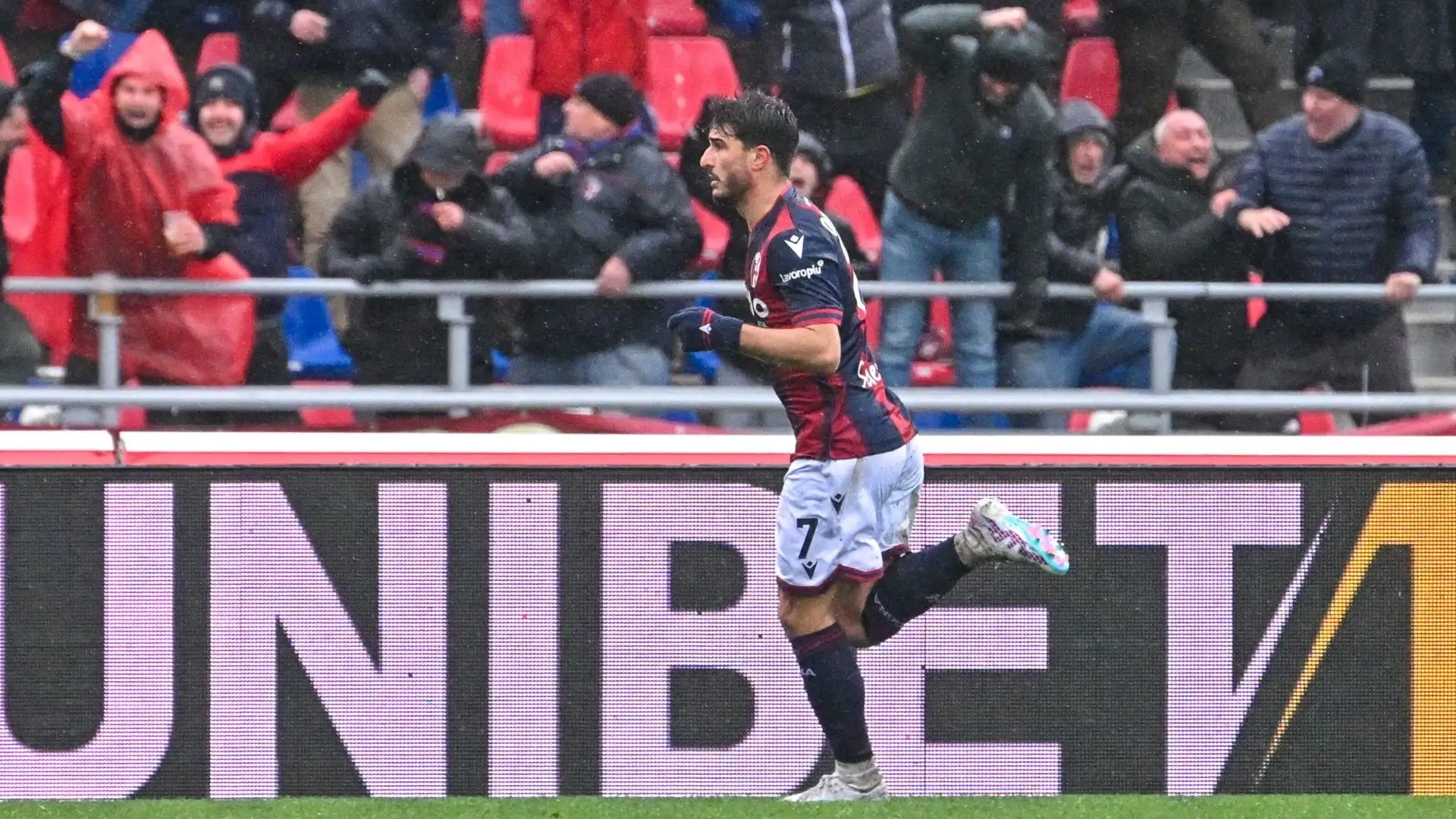 Orsolini 7: tanta corsa e tanto impegno contro Bastoni. Implacabile davanti a Onana per il gol decisivo 
