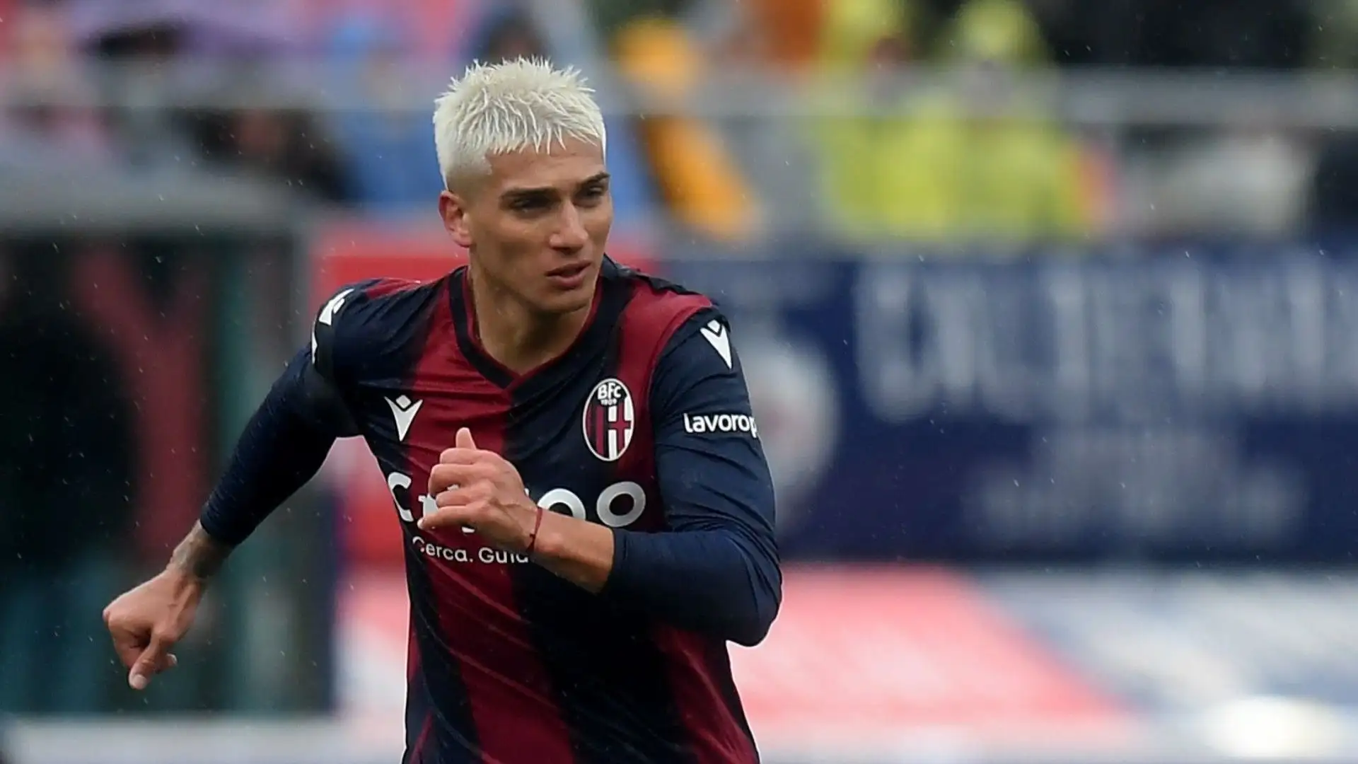 Dominguez 6,5: la sua qualità in mezzo al campo fa soffrire l'Inter. Chiude, crea e riparte
