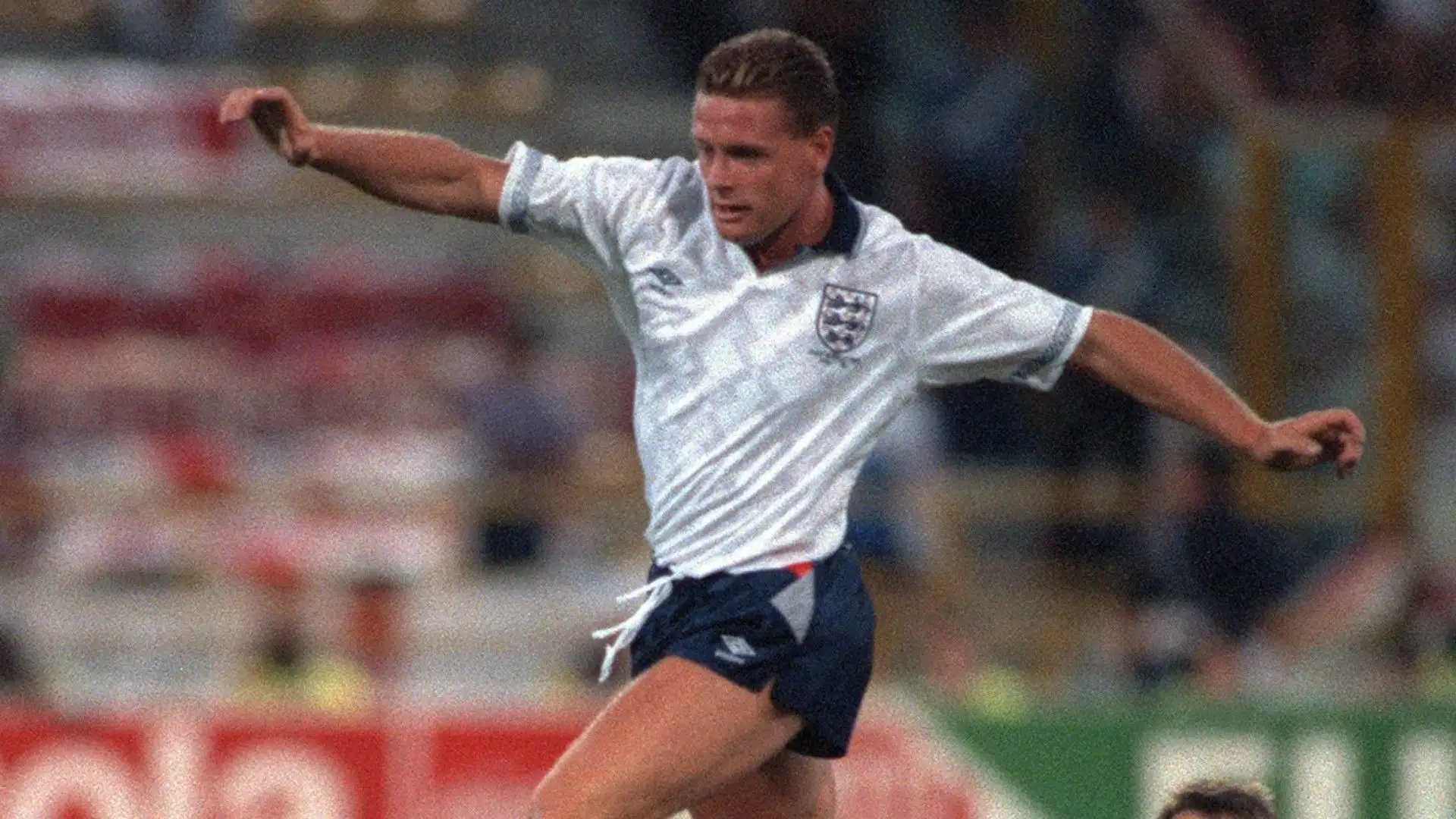 Paul Gascoigne: nel 1990 ha cantato la canzone 'Fog on the Tyne', cover di una celebre canzone del 1971
