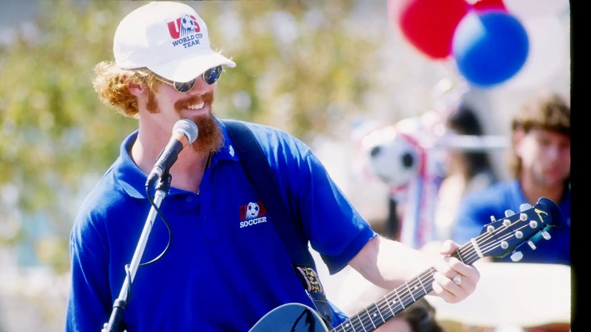 Alexi Lalas: l'ex difensore statunitense ha fatto parte del gruppo rock 'Gypsies'. Cantava e suonava la chitarra
