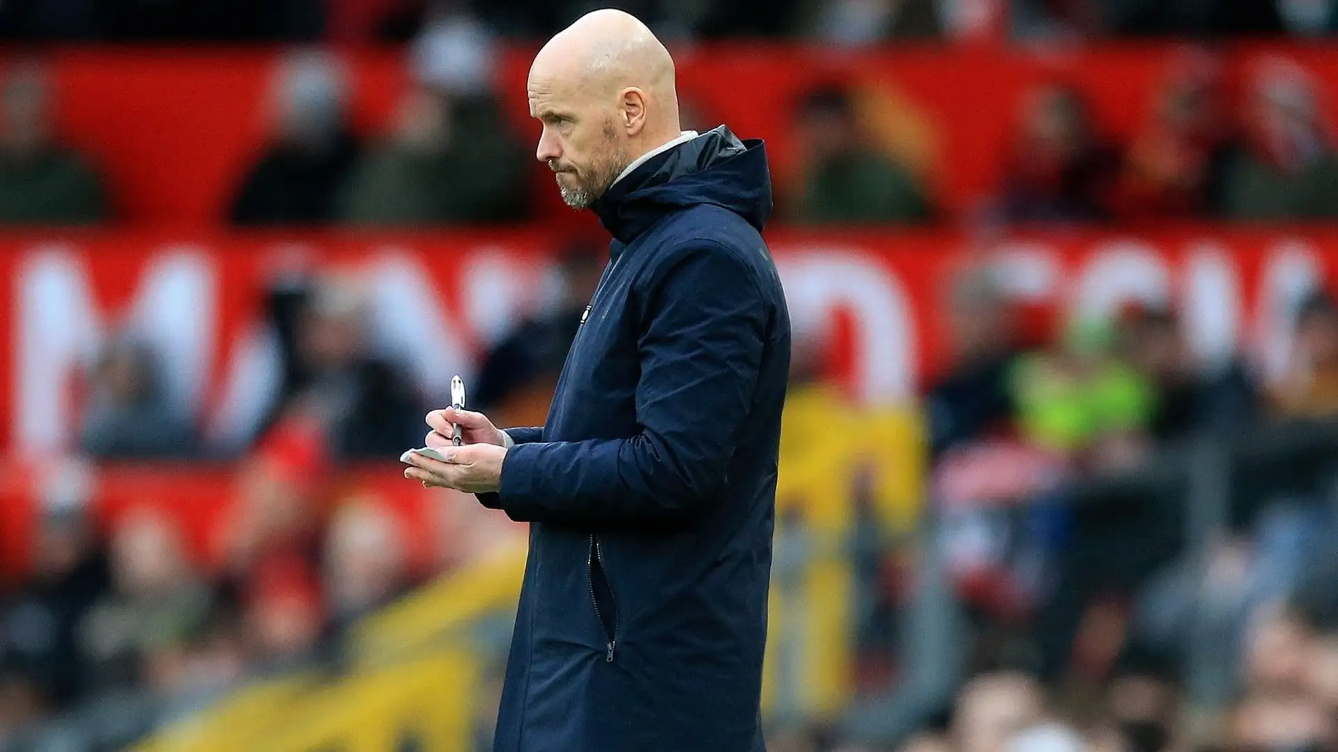Ora Ten Hag dovrà capire come sostituire il centrocampista nelle prossime partite: c'è il rischio di una lunga squalifica