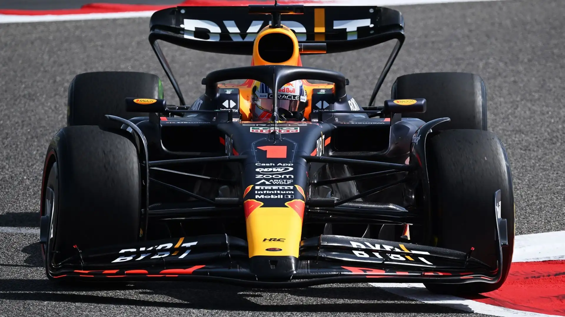 Red Bull RB19 guidata da Max Verstappen