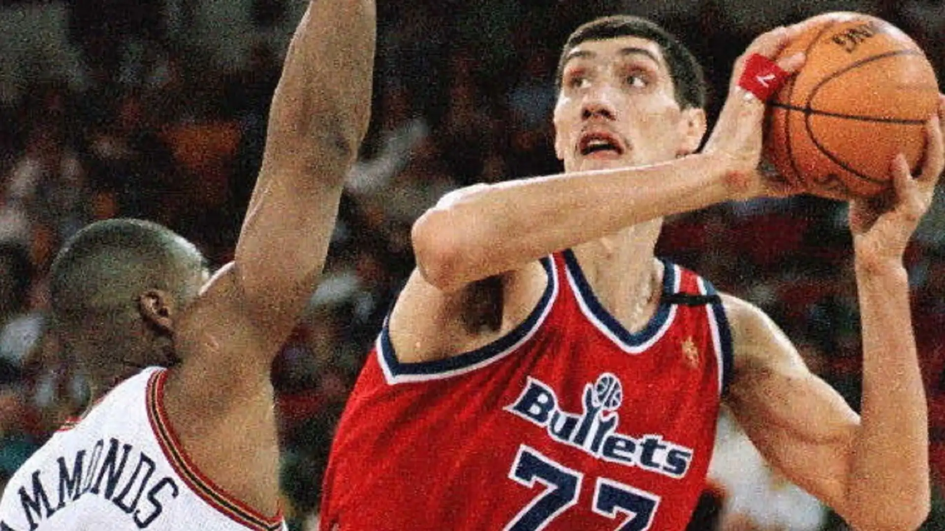 Gheorghe Muresan (Romania, Basket): 231 cm di altezza
