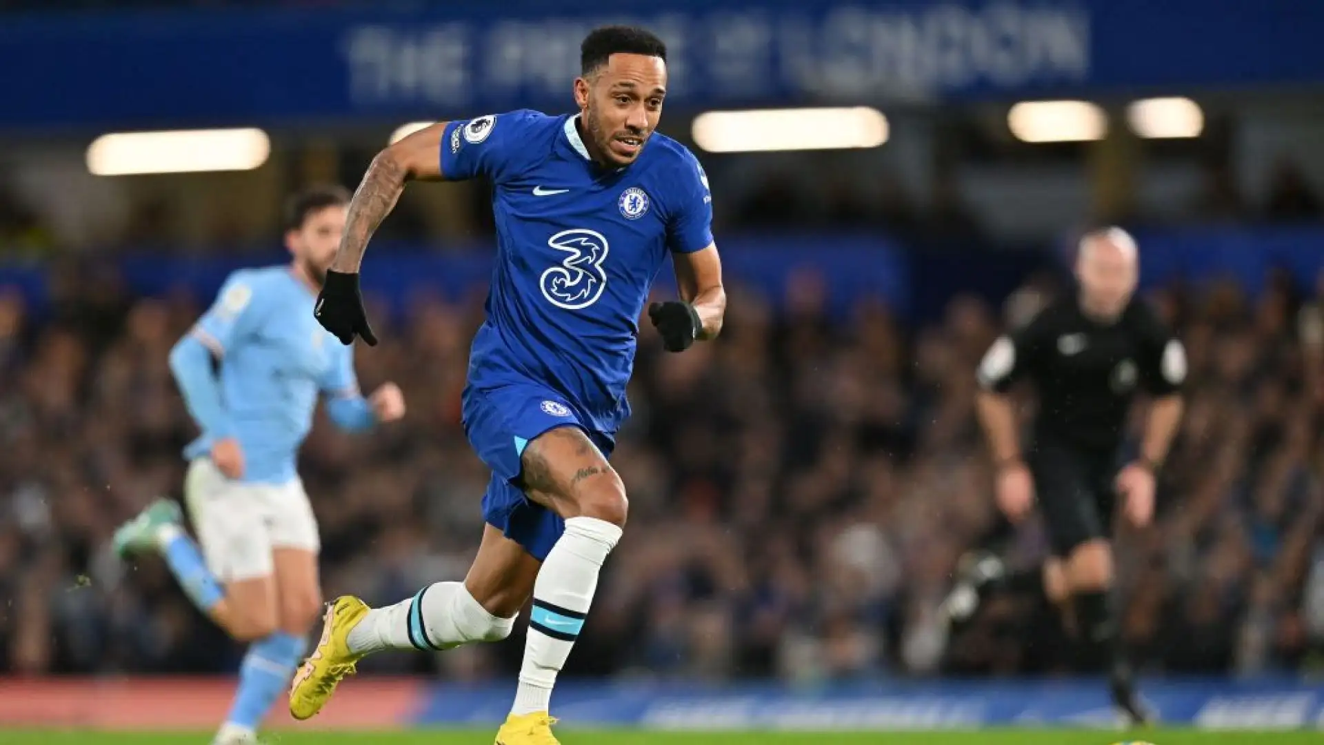 10- Pierre-Emerick Aubameyang, 8,32 milioni di sterline all'anno