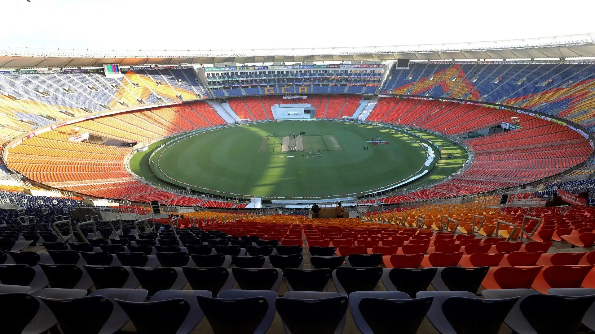 1- Narendra Modi Stadium (India), capienza: 132.000 persone
