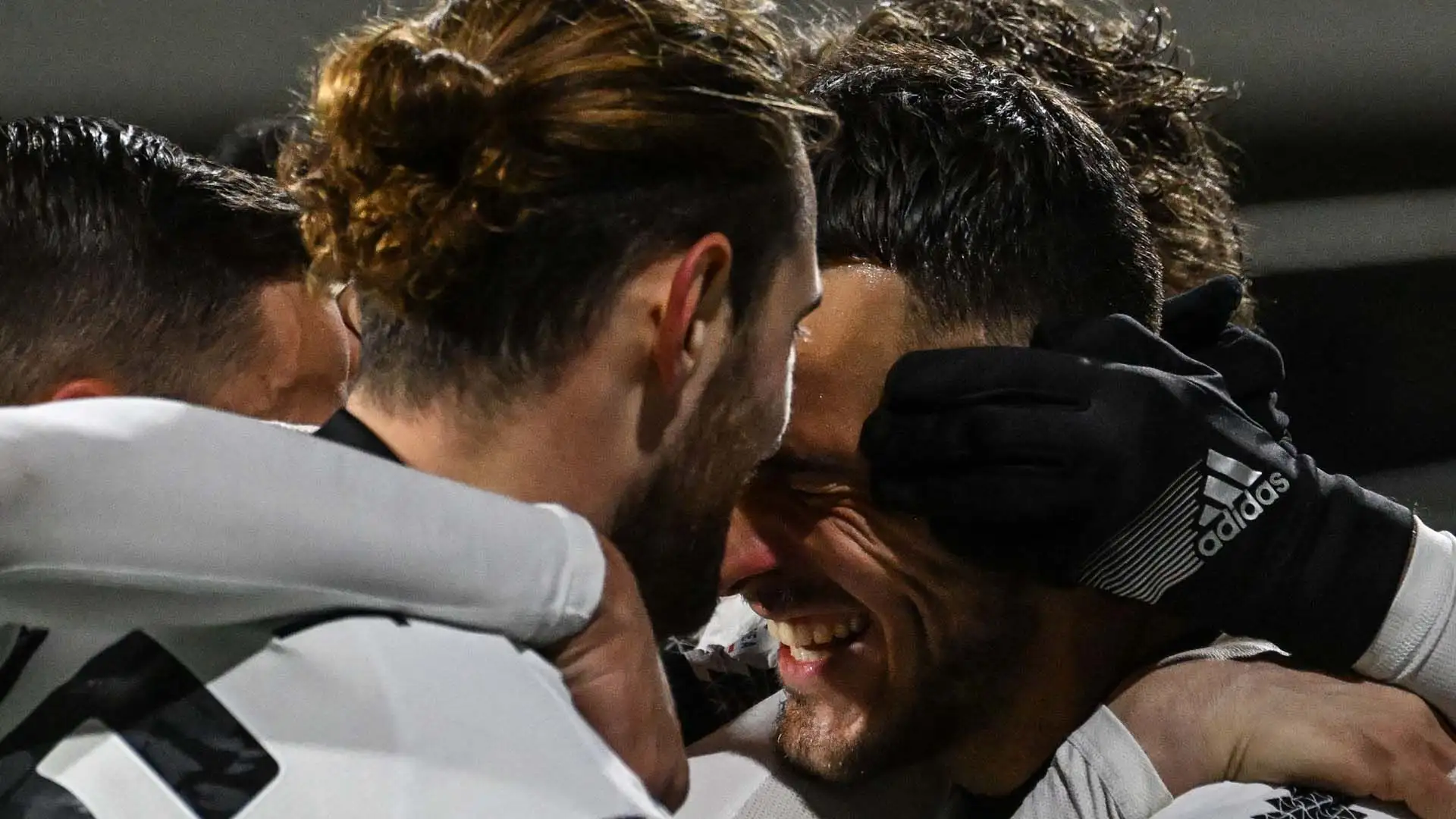La squadra bianconera si è imposta 3-0 sul campo della Salernitana