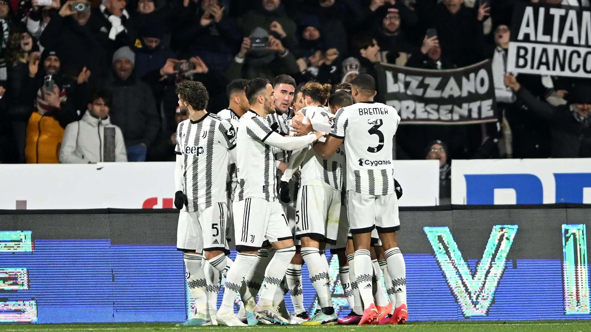 Tantissimi i tifosi bianconeri a Salerno
