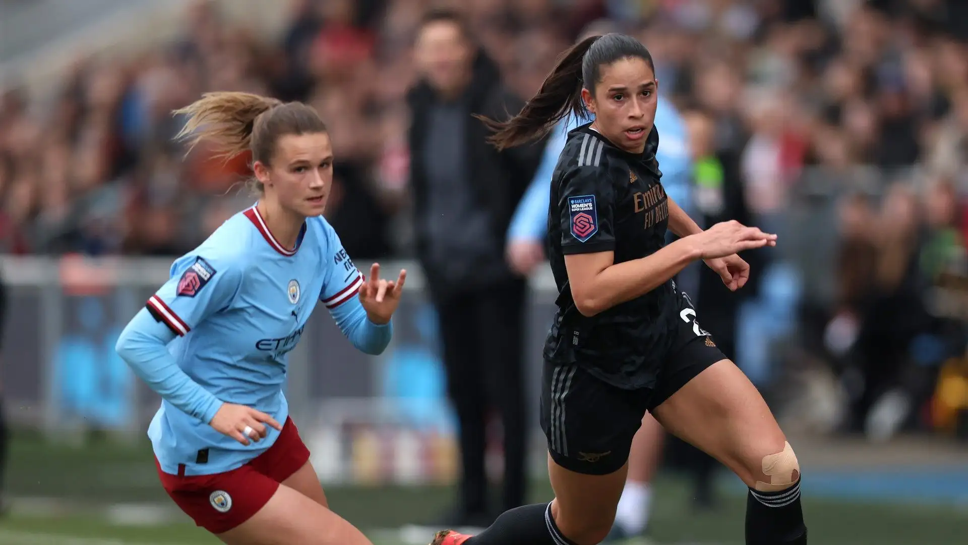 Vittoria per 2-1 contro l'Arsenal: a segno Hemp e Kelly
