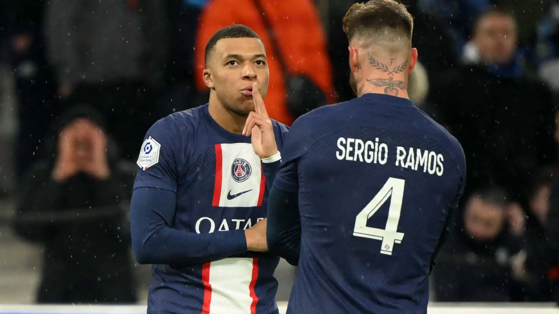 Mbappé e Sergio Ramos festeggiano dopo un gol