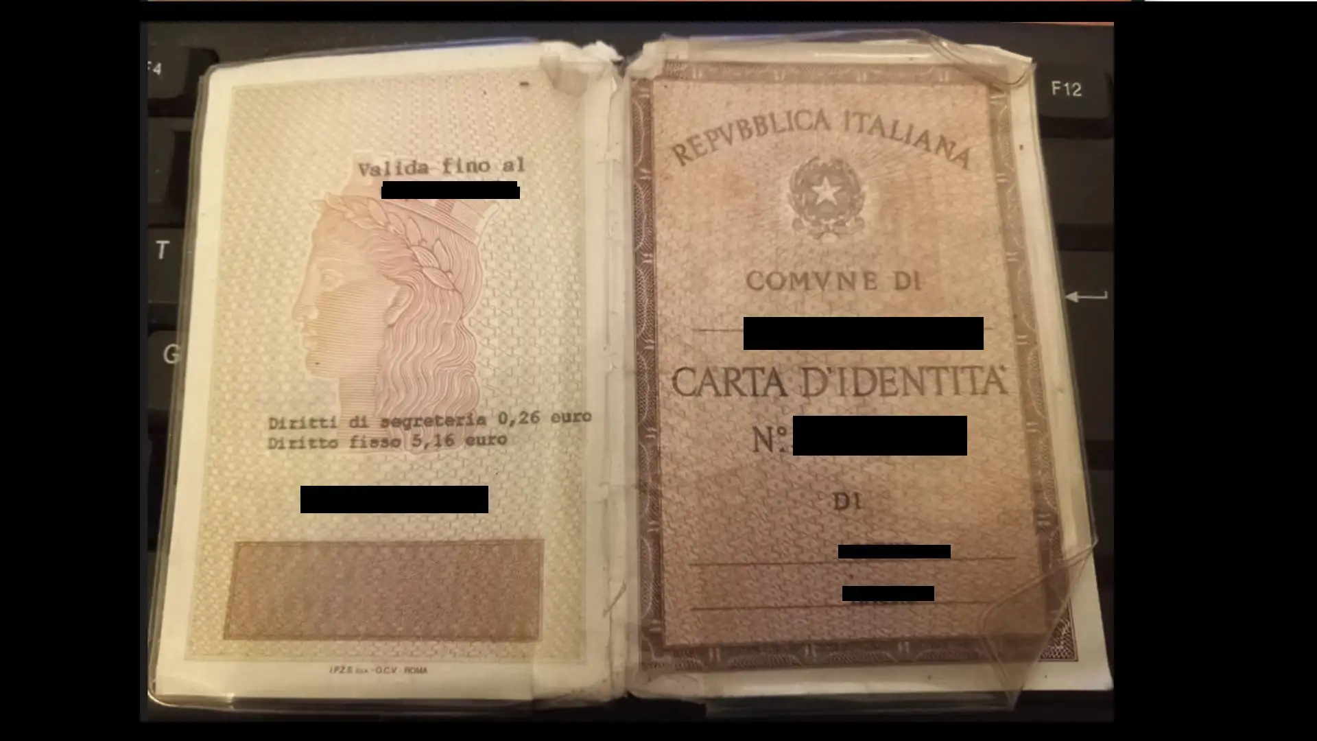 Dimenticare a casa il documento necessario per il riconoscimento da parte dell'arbitro
