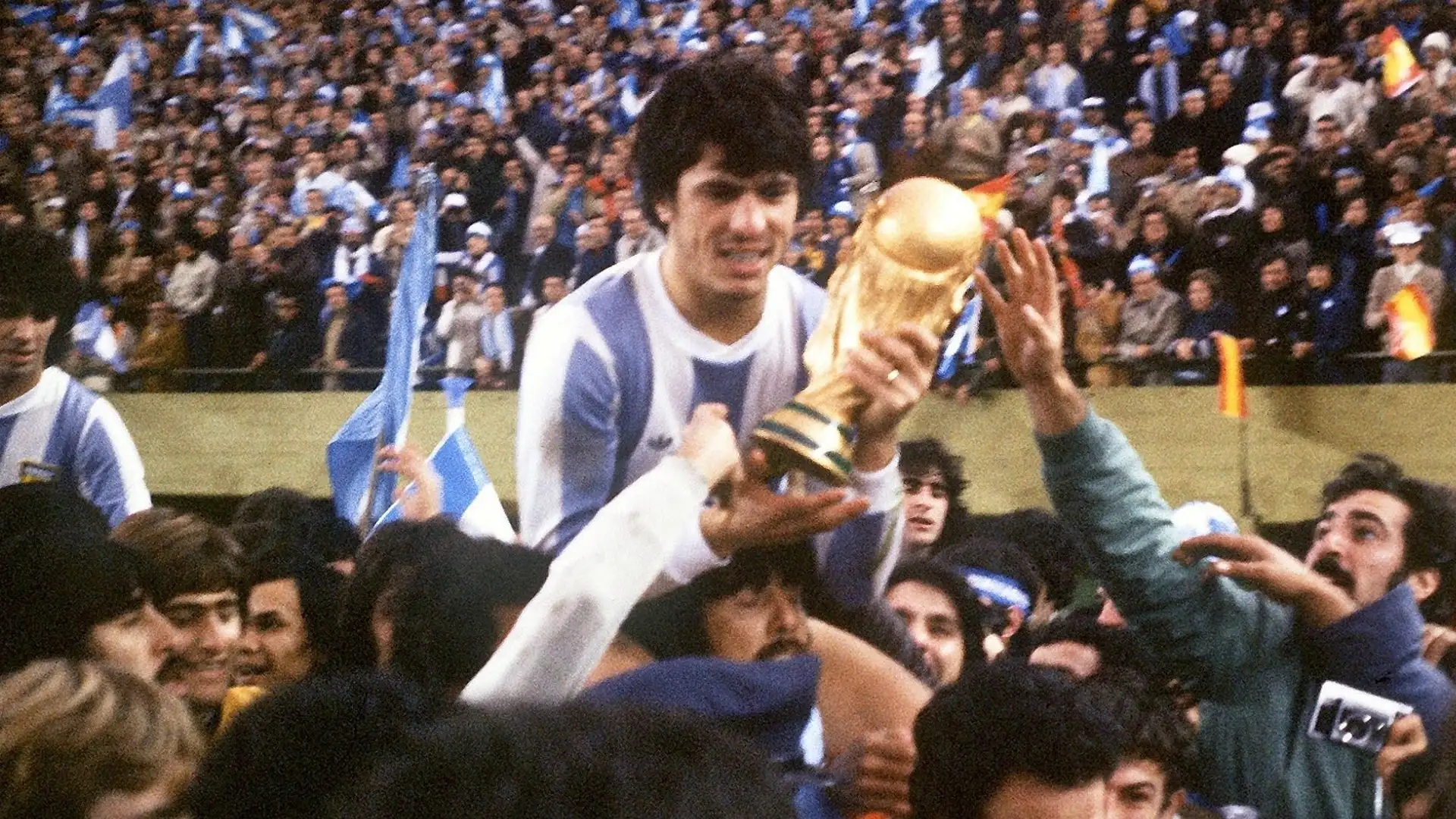 Daniel Passarella (Argentina): 175 gol