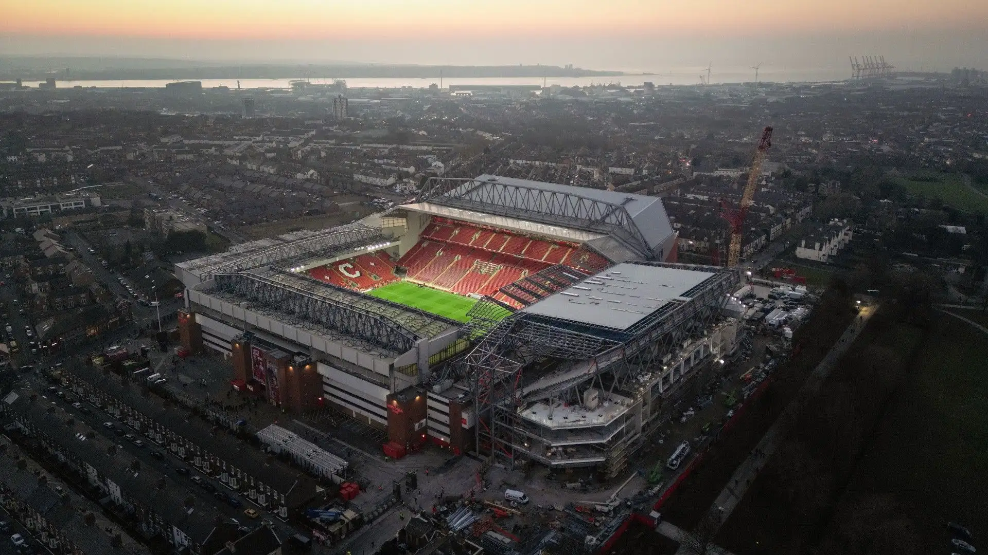 Anfield - Liverpool, Inghilterra: lo stadio del Liverpool, noto per la sua capacità di creare un'atmosfera unica e coinvolgente durante le partite
