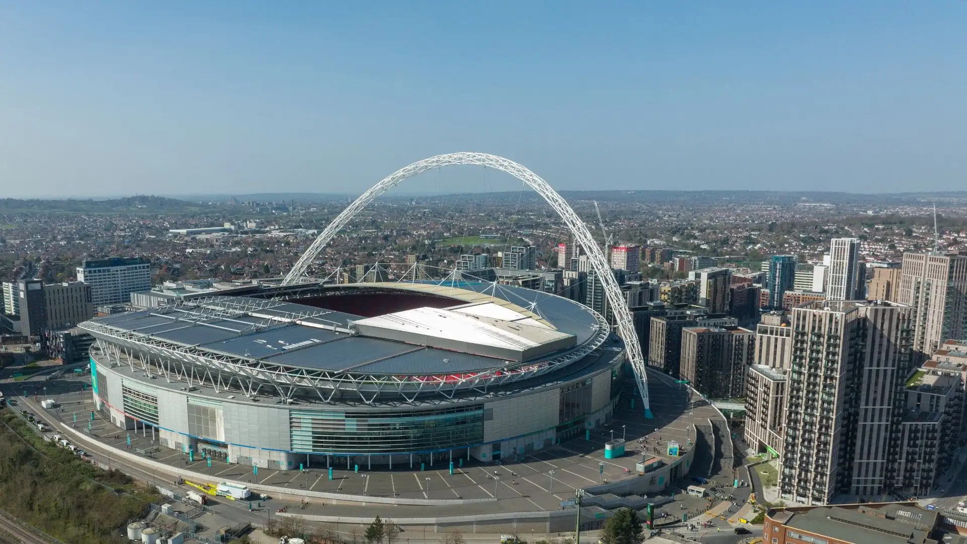 Wembley Stadium - Londra, Inghilterra: lo stadio più famoso d'Inghilterra. Ha ospitato tantissime finali delle competizioni calcistiche più importanti

