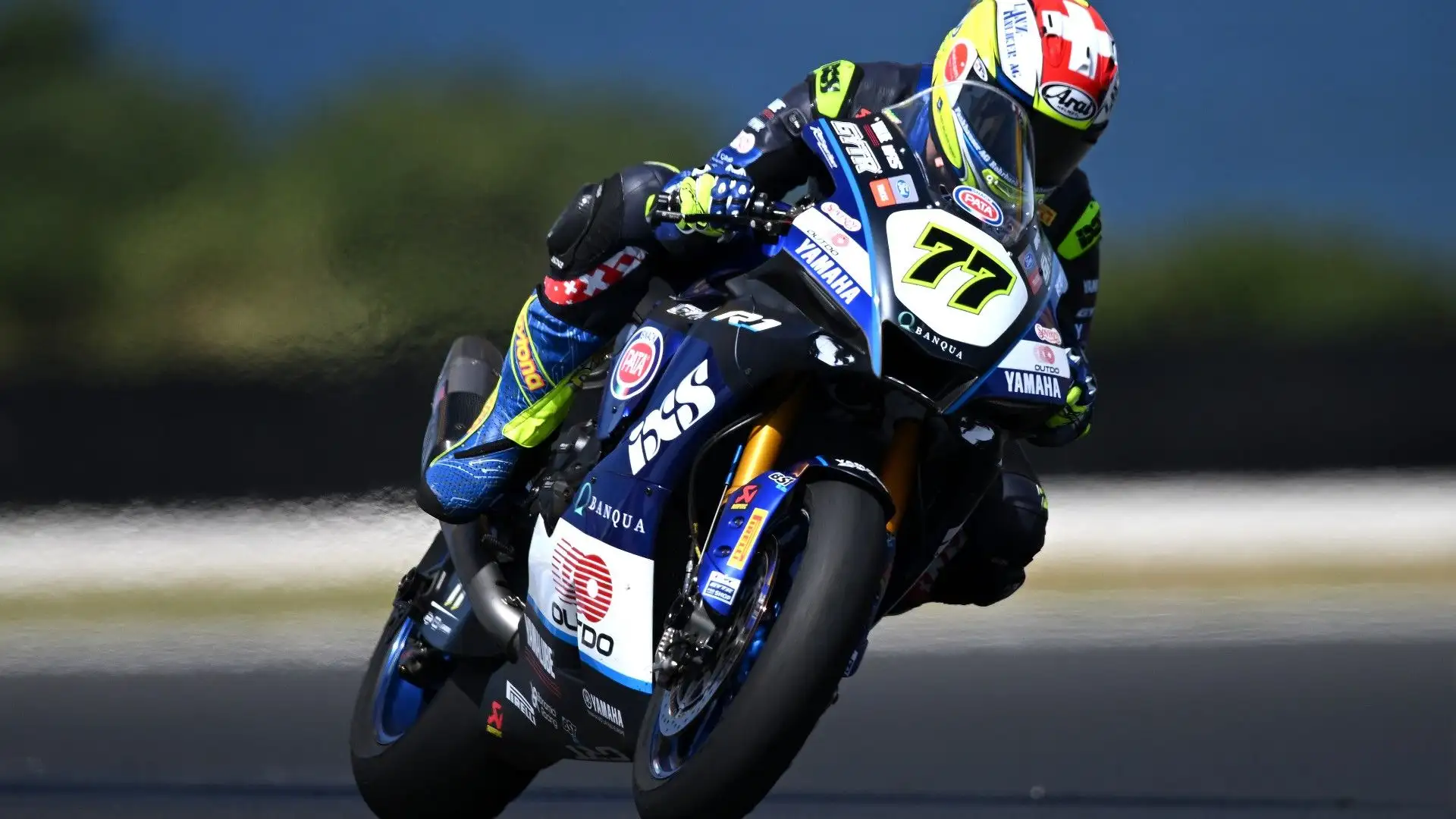 Anche nel caso di Aegerter non è difficile intuire che sia svizzero: il casco dice tutto