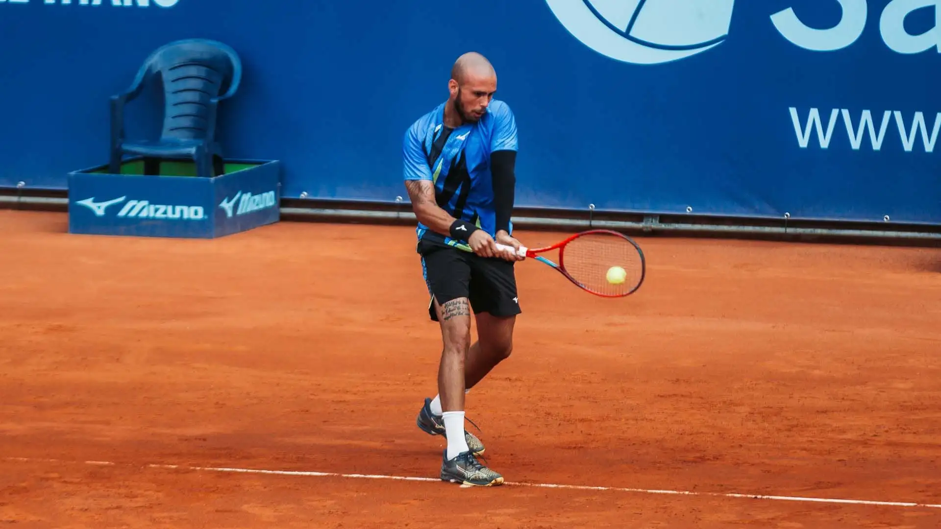 
Gioca con maggior pazienza. Su una superficie lenta come la terra battuta, gli scambi sono spesso più lunghi e devi essere paziente e concentrato (foto Chapman/San Marino Open)
