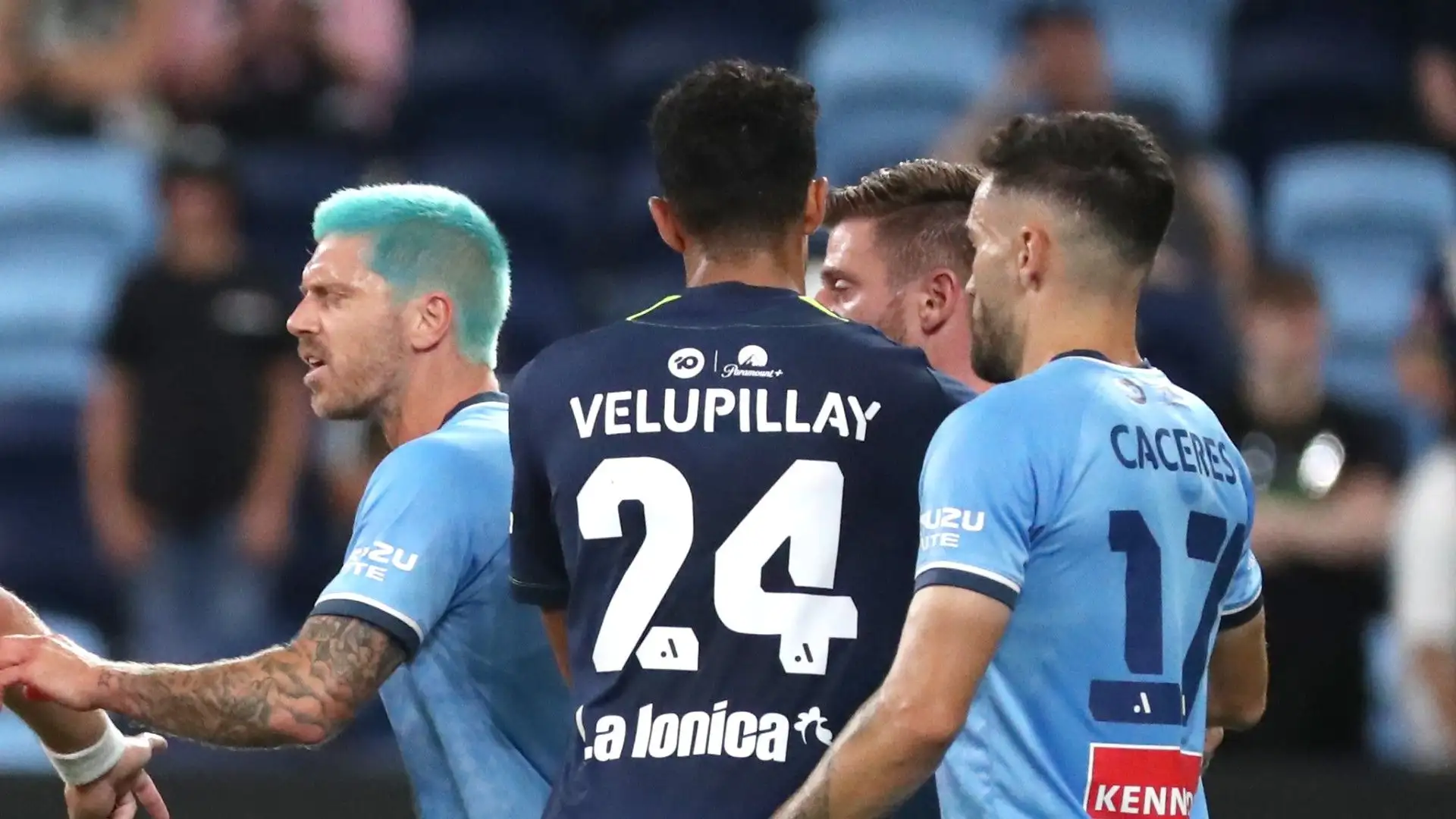 Patrick Wood e Luke Brattan hanno deciso di tingersi per la sfida contro il Melbourne Victory