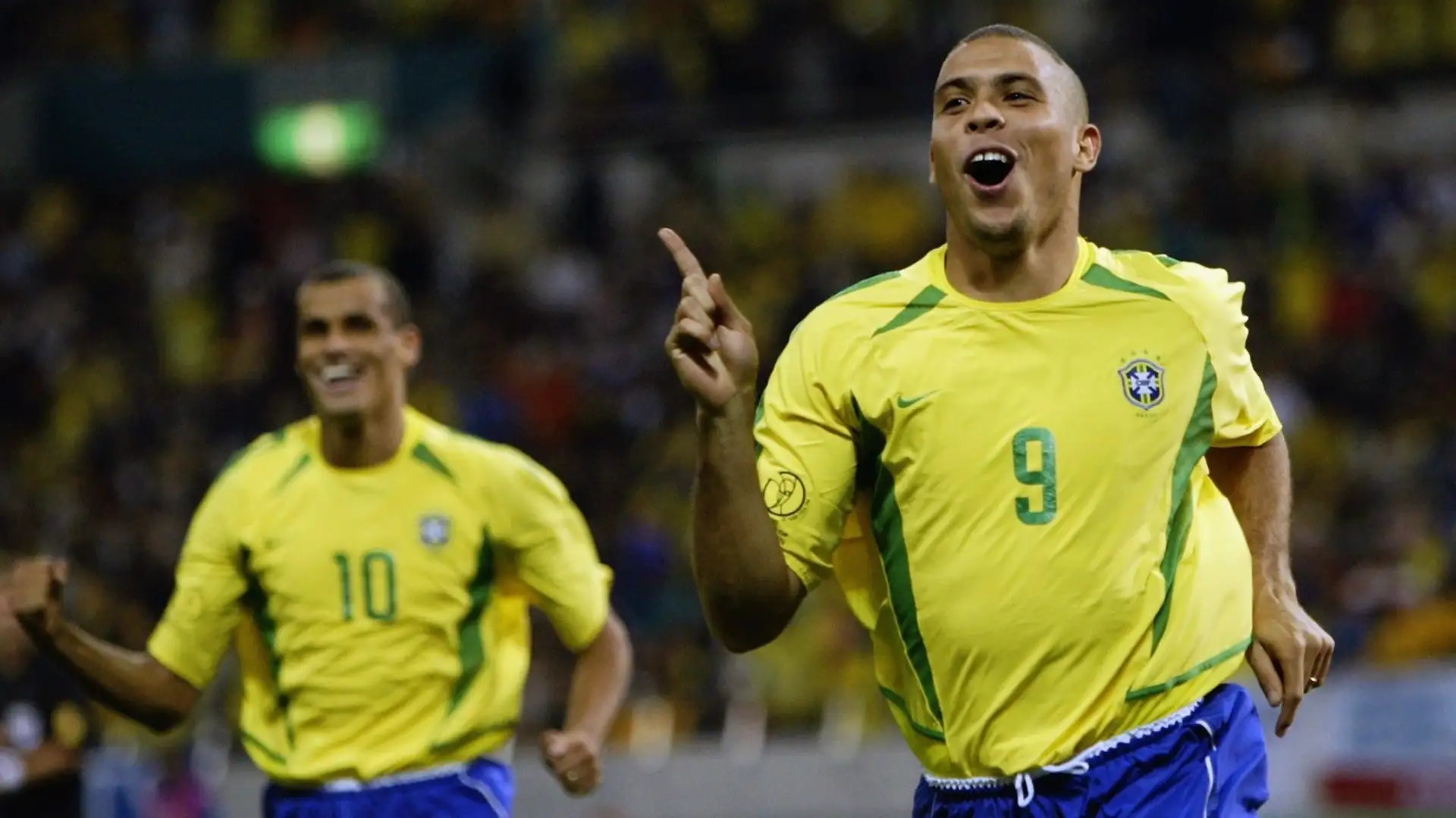 9- Ronaldo
